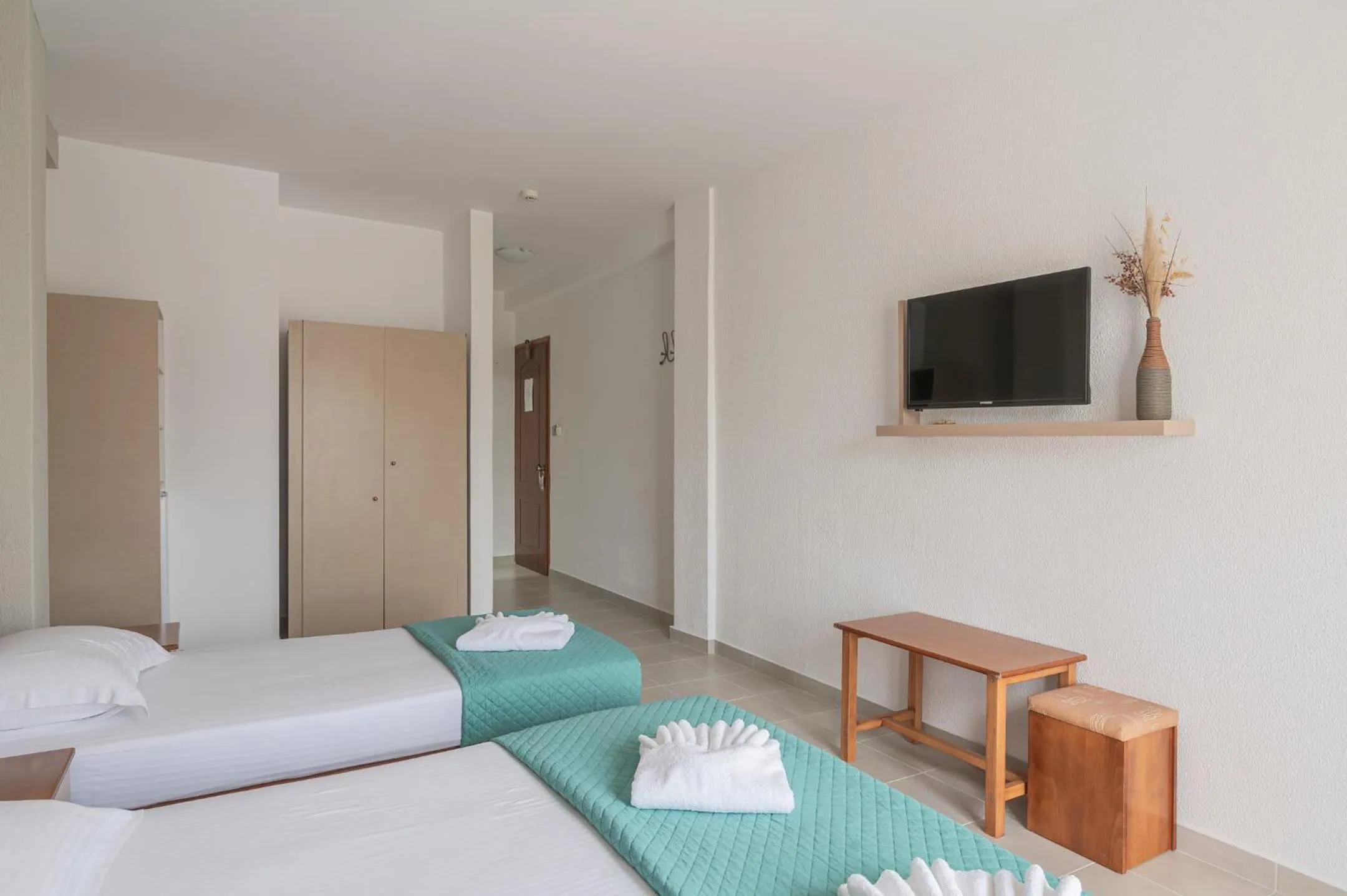 TV and multimedia, Bed in Hotel Akropol