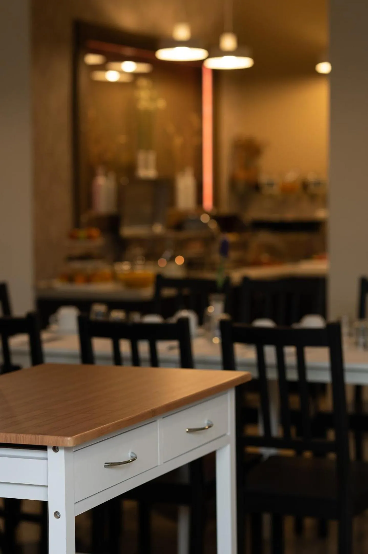 Restaurant/places to eat in Hotel Akropol