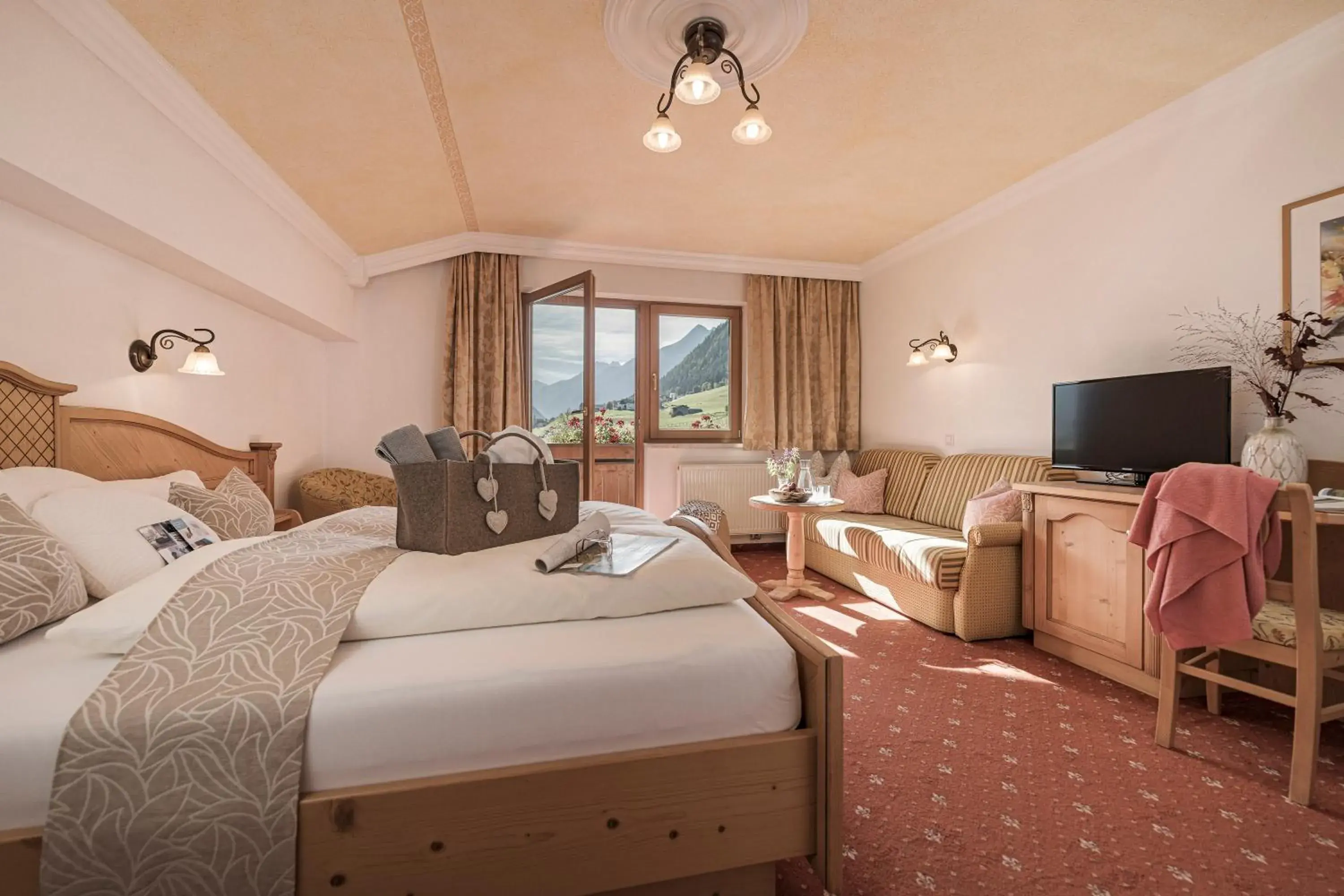 Superior King Room in Biohotel Rastbichlhof Superior King Room in Biohotel Rastbichlhof