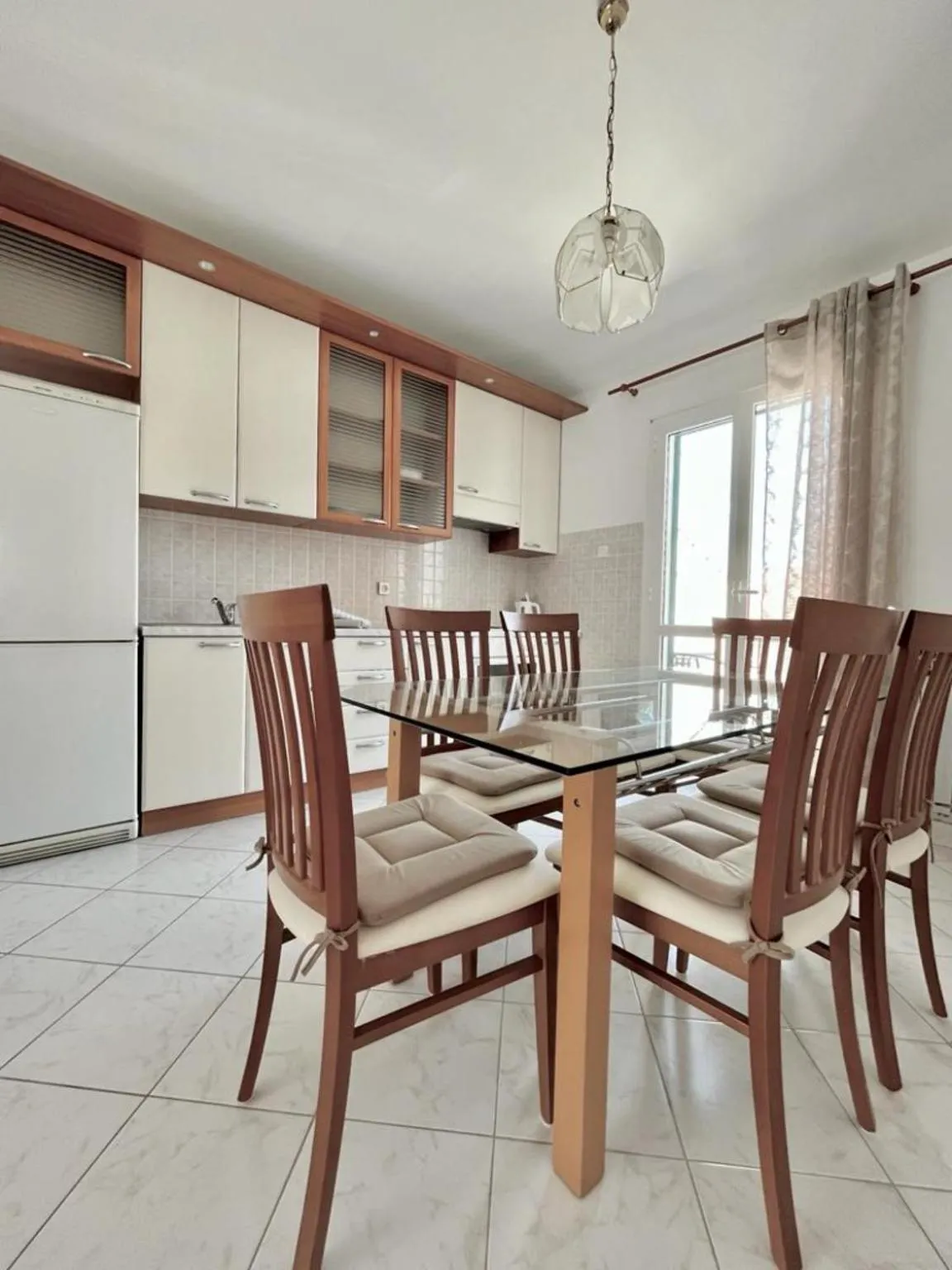 Dining area in Lemon Tree Apartments