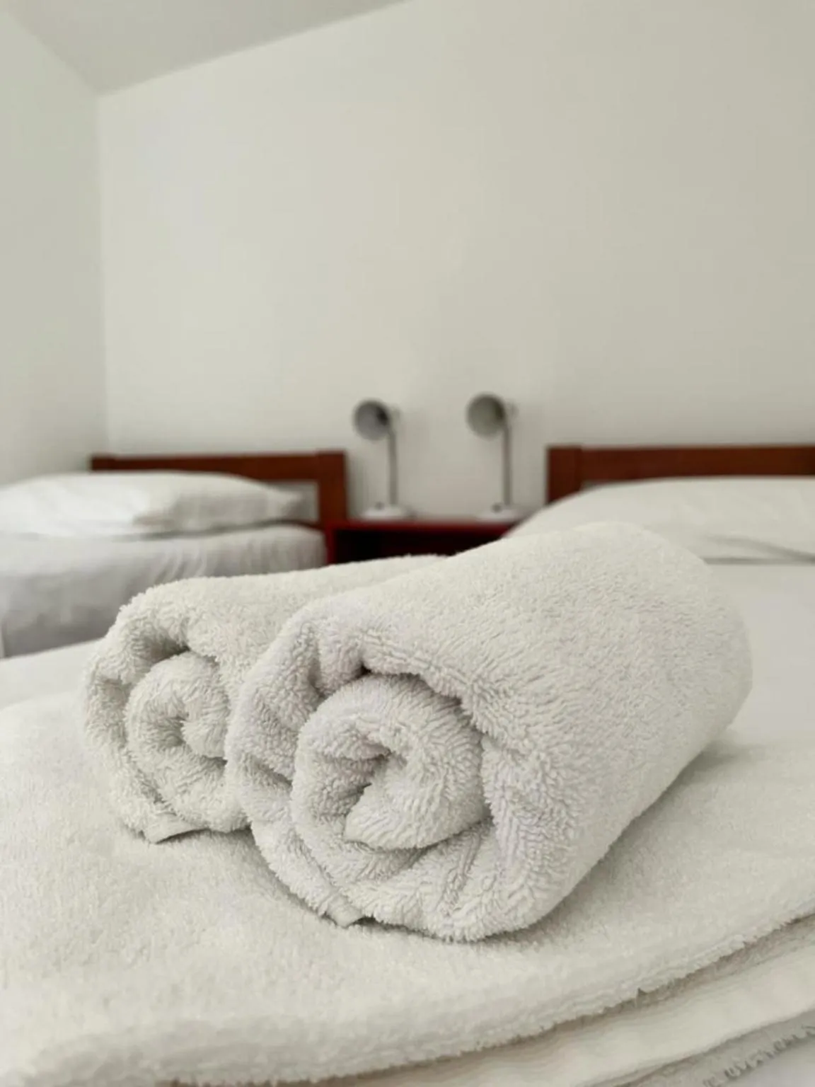 Bedroom, Bed in Lemon Tree Apartments