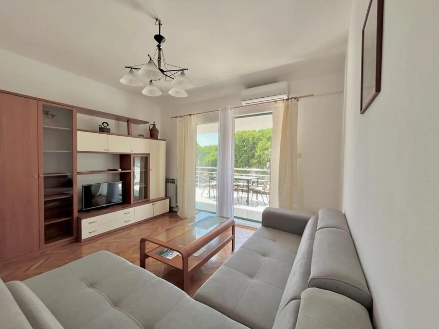 TV and multimedia in Lemon Tree Apartments