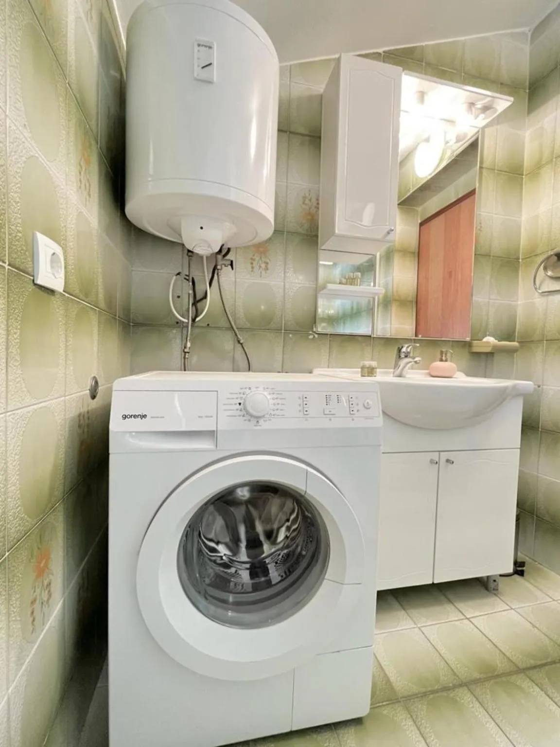 Bathroom in Lemon Tree Apartments