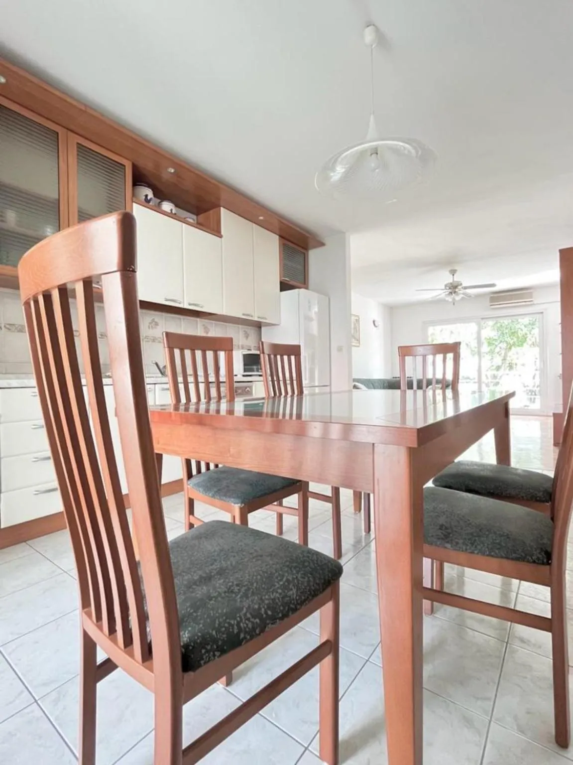 kitchen in Lemon Tree Apartments