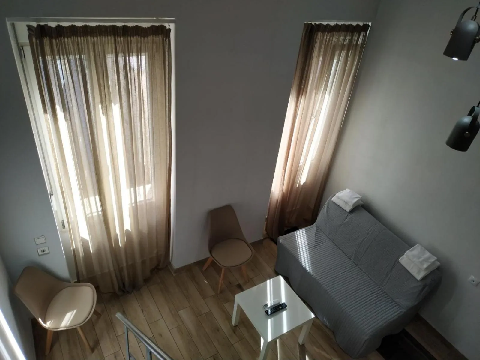 Photo of the whole room in Kentrikon