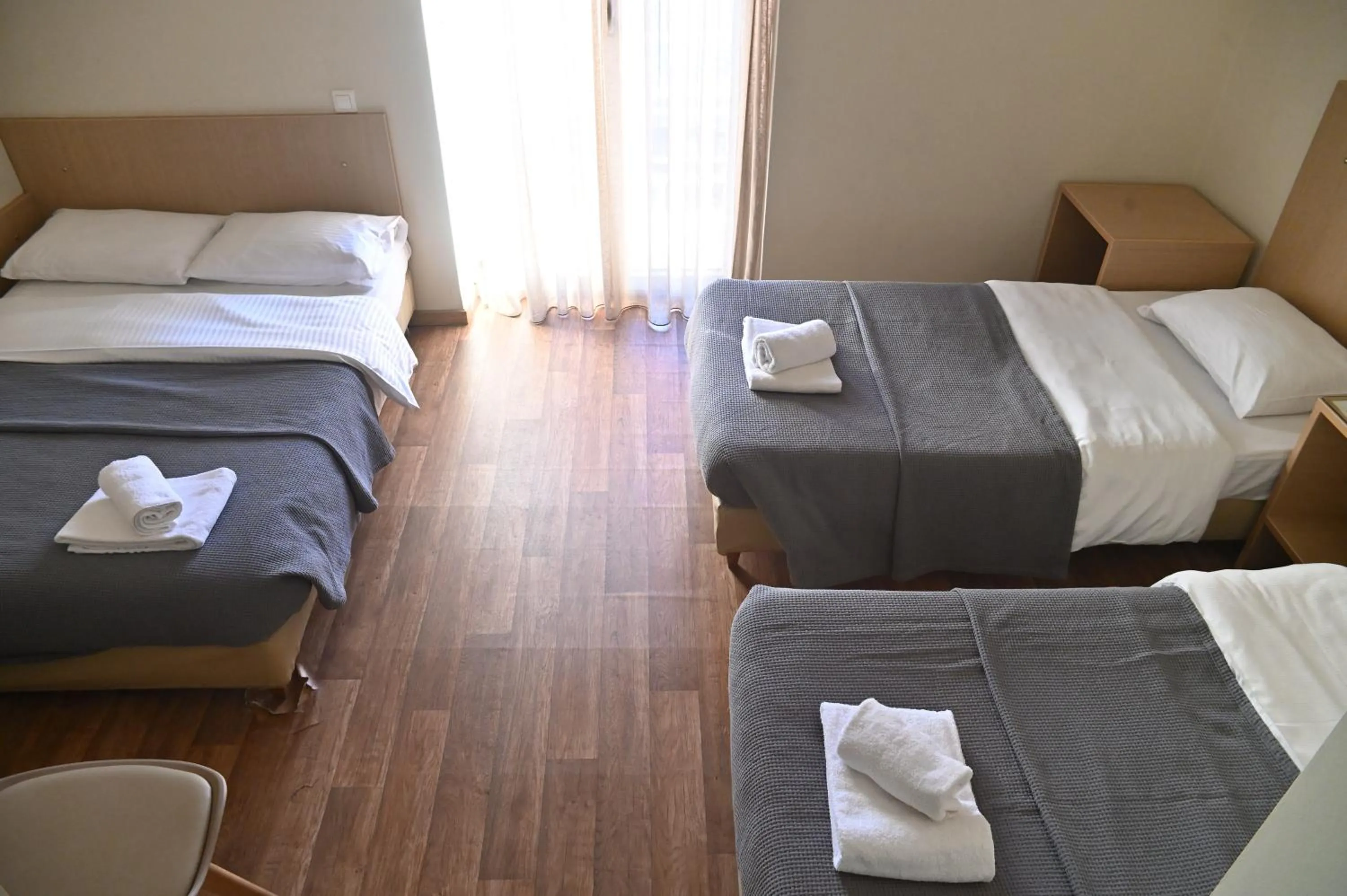 Photo of the whole room, Bed in Kentrikon
