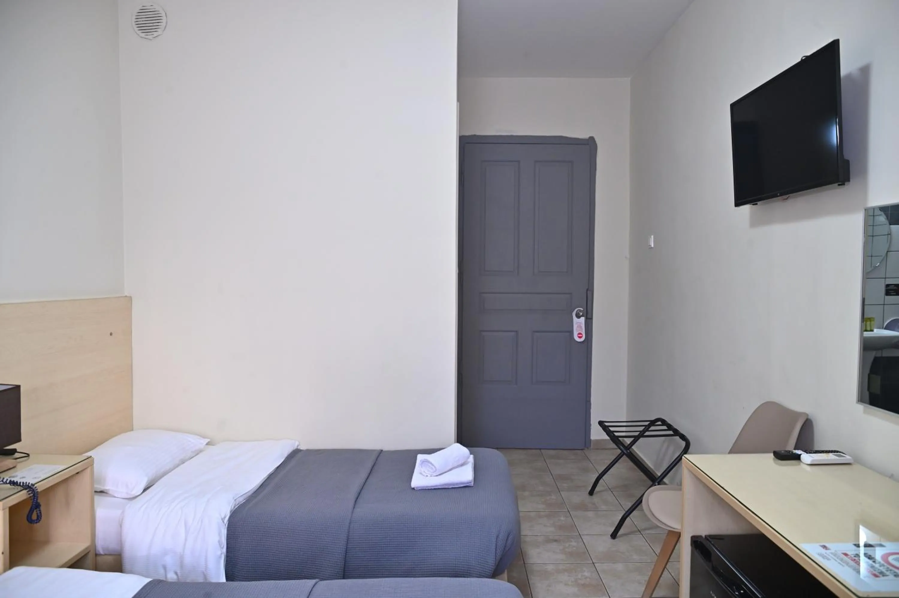 Photo of the whole room, Bed in Kentrikon