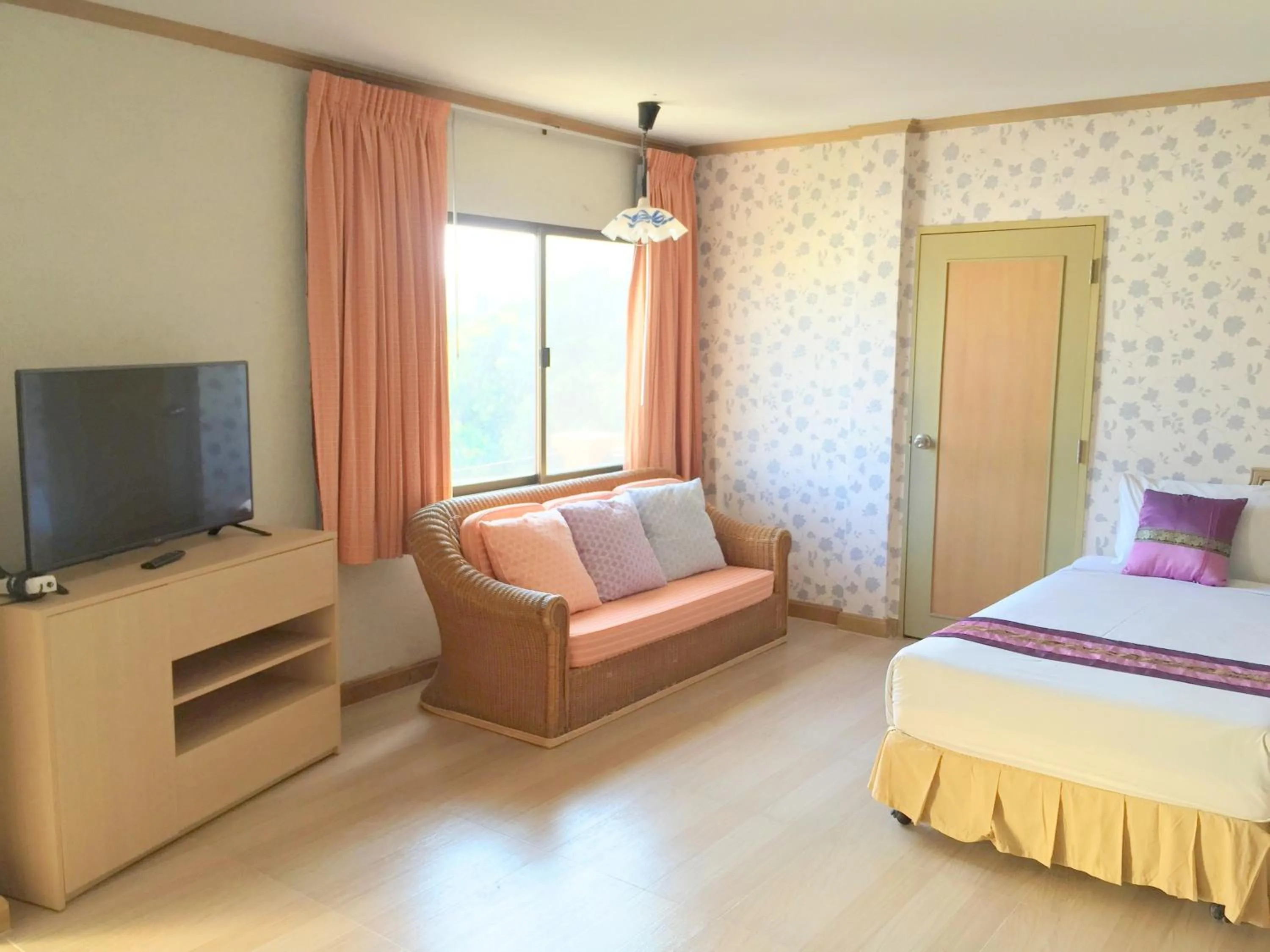 Photo of the whole room, Bed in Takiab Beach Resort