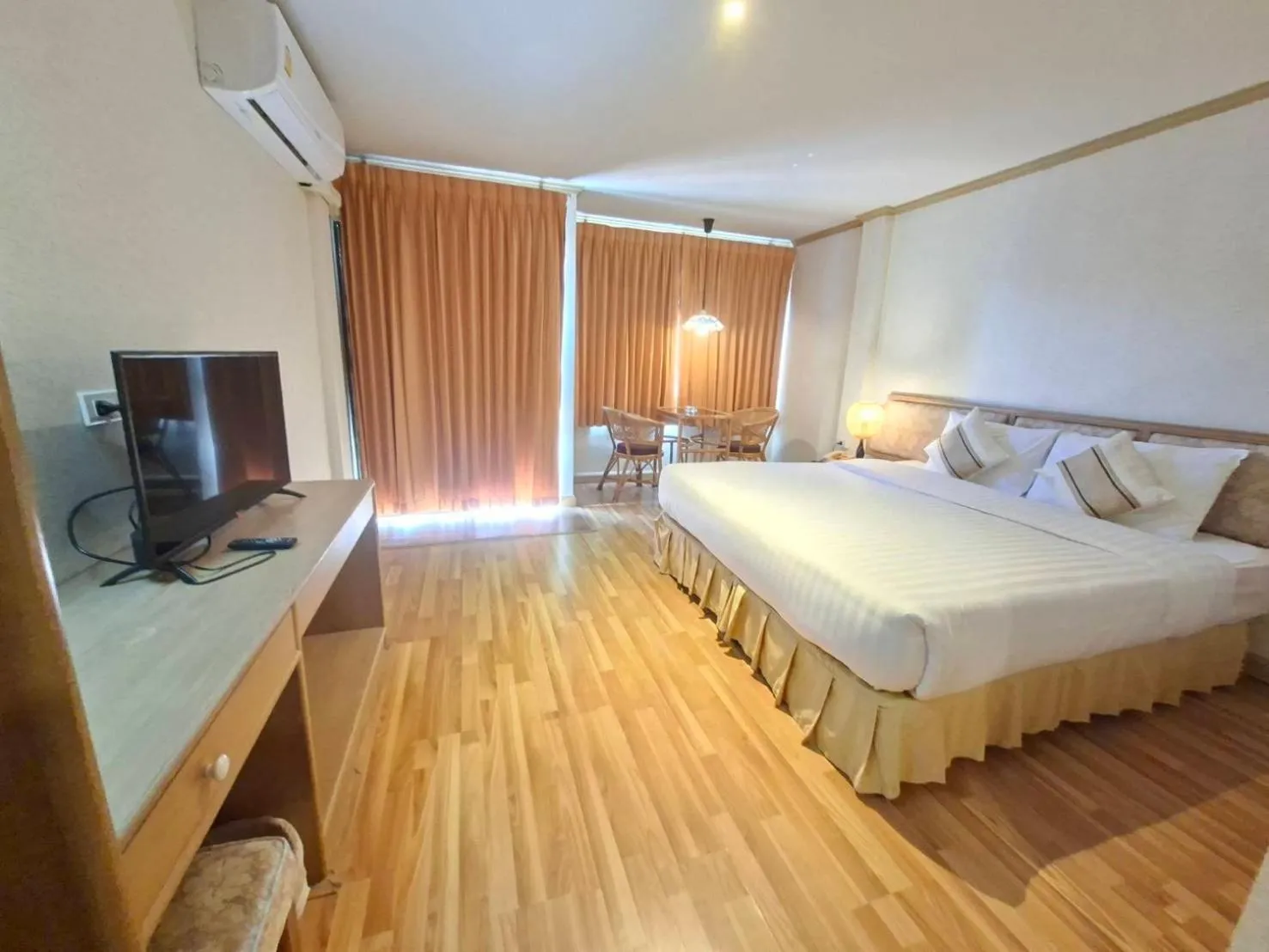 Bed in Takiab Beach Resort