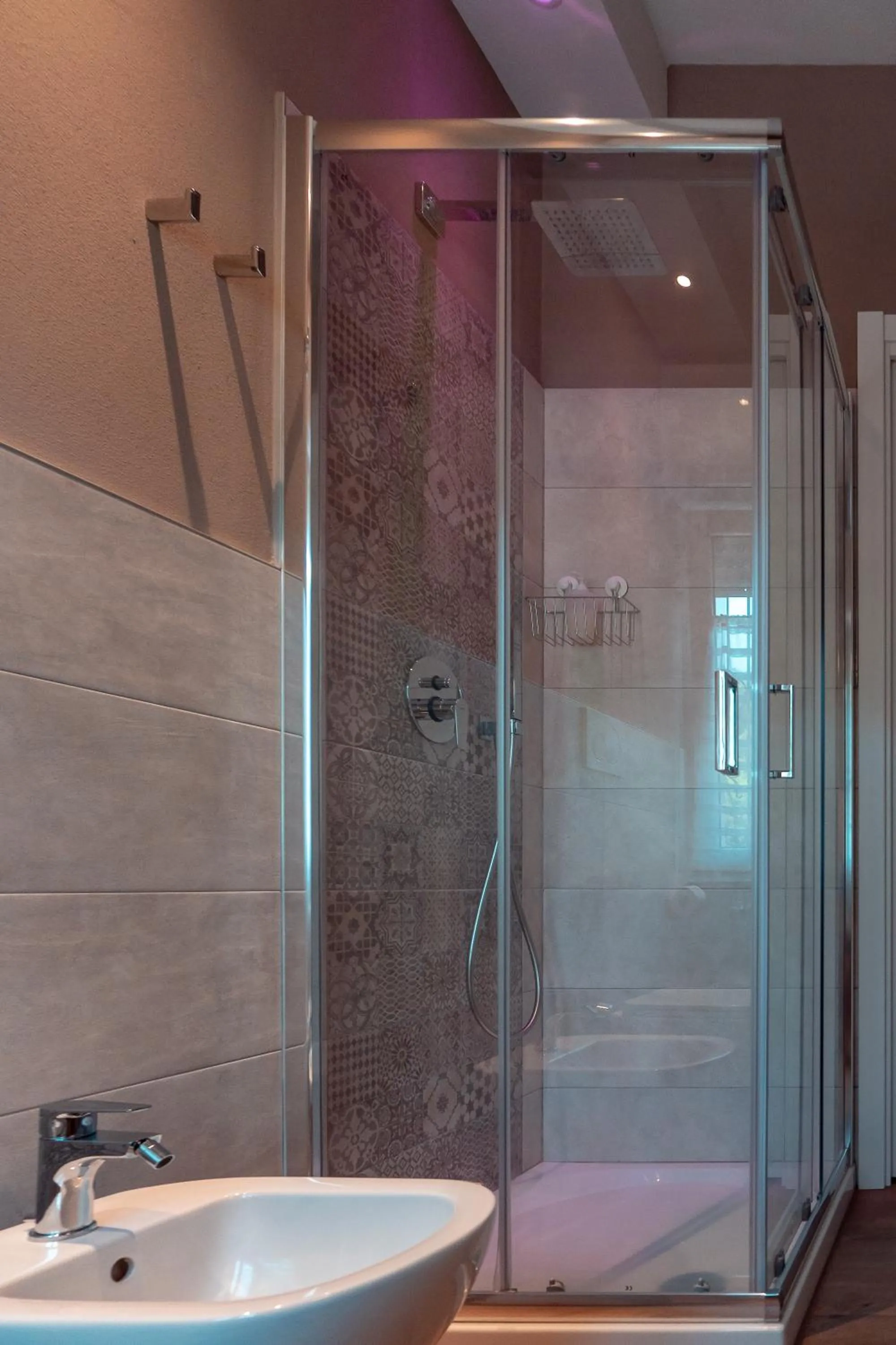 Shower in La Rosa Tra I Laghi B&B