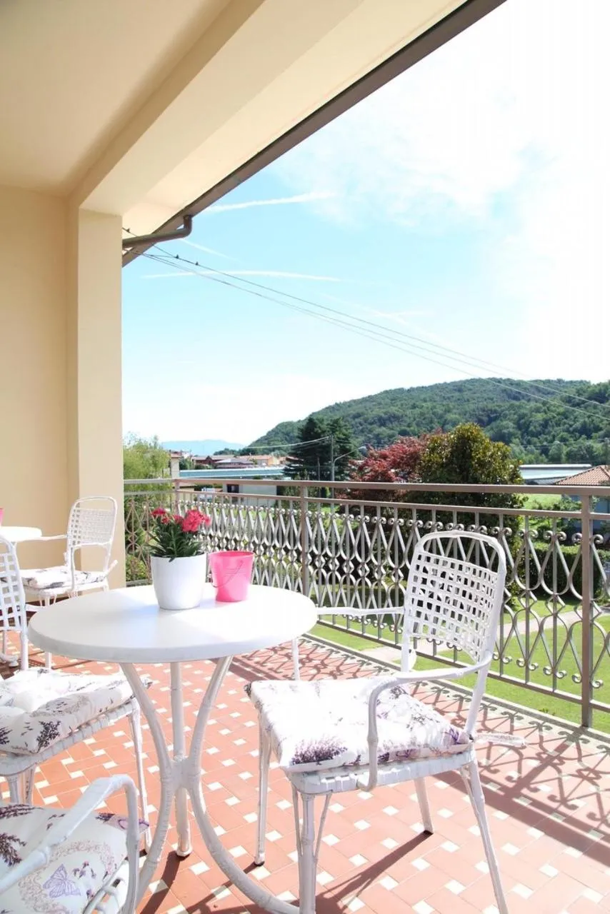 Balcony/Terrace in La Rosa Tra I Laghi B&B