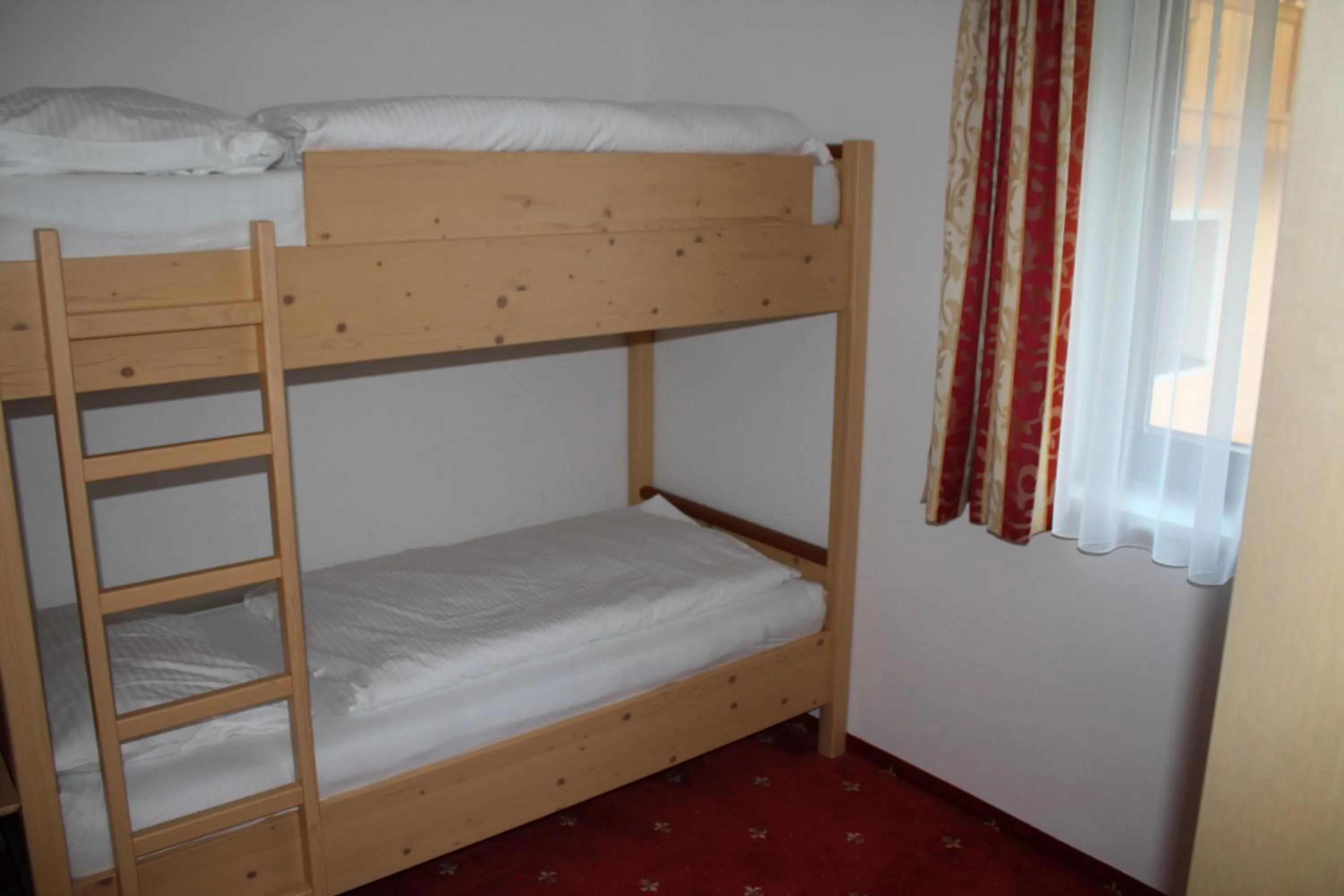 Bedroom, Bed in Hotel Hubertus