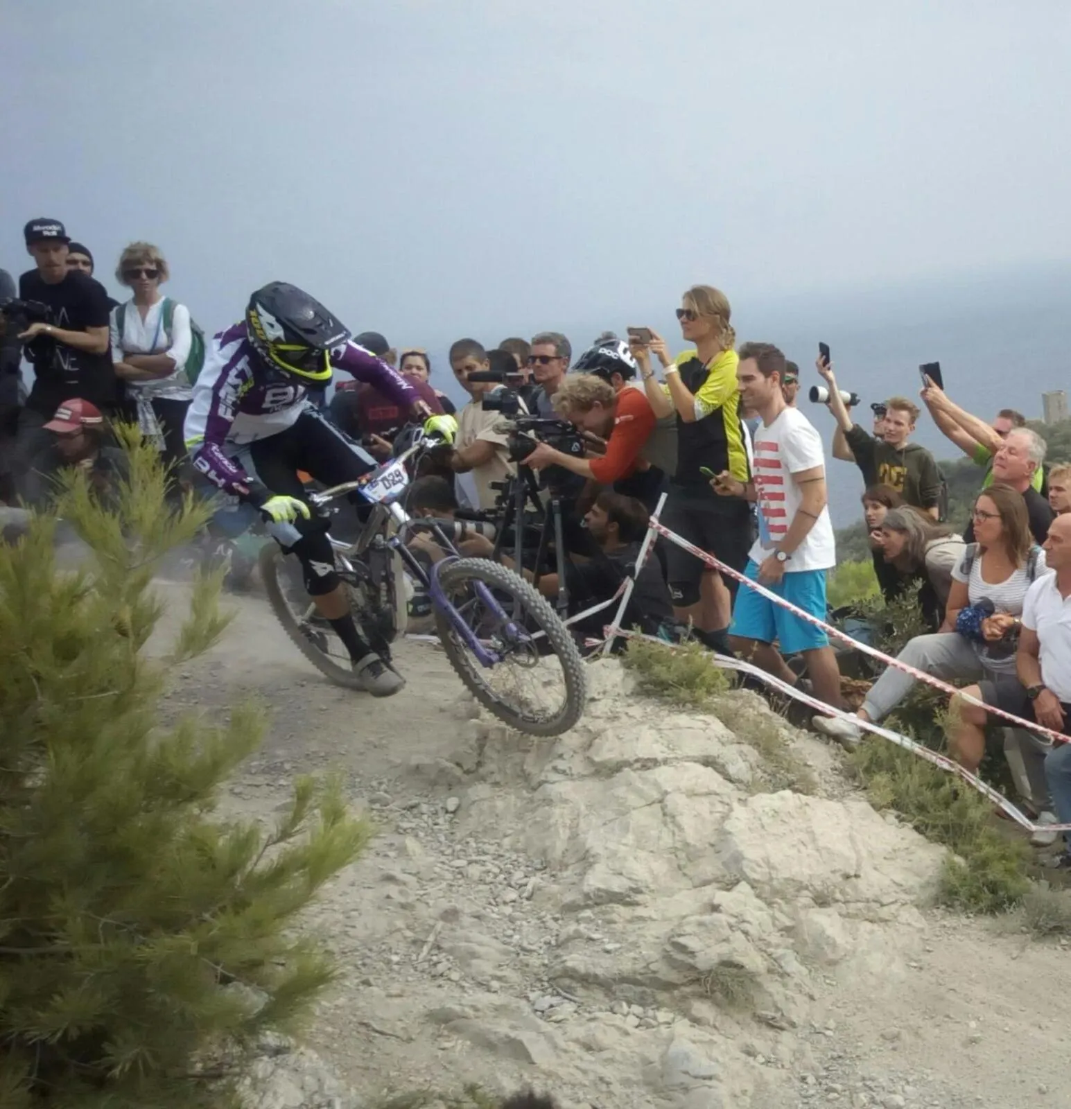 Cycling in La vie est belle