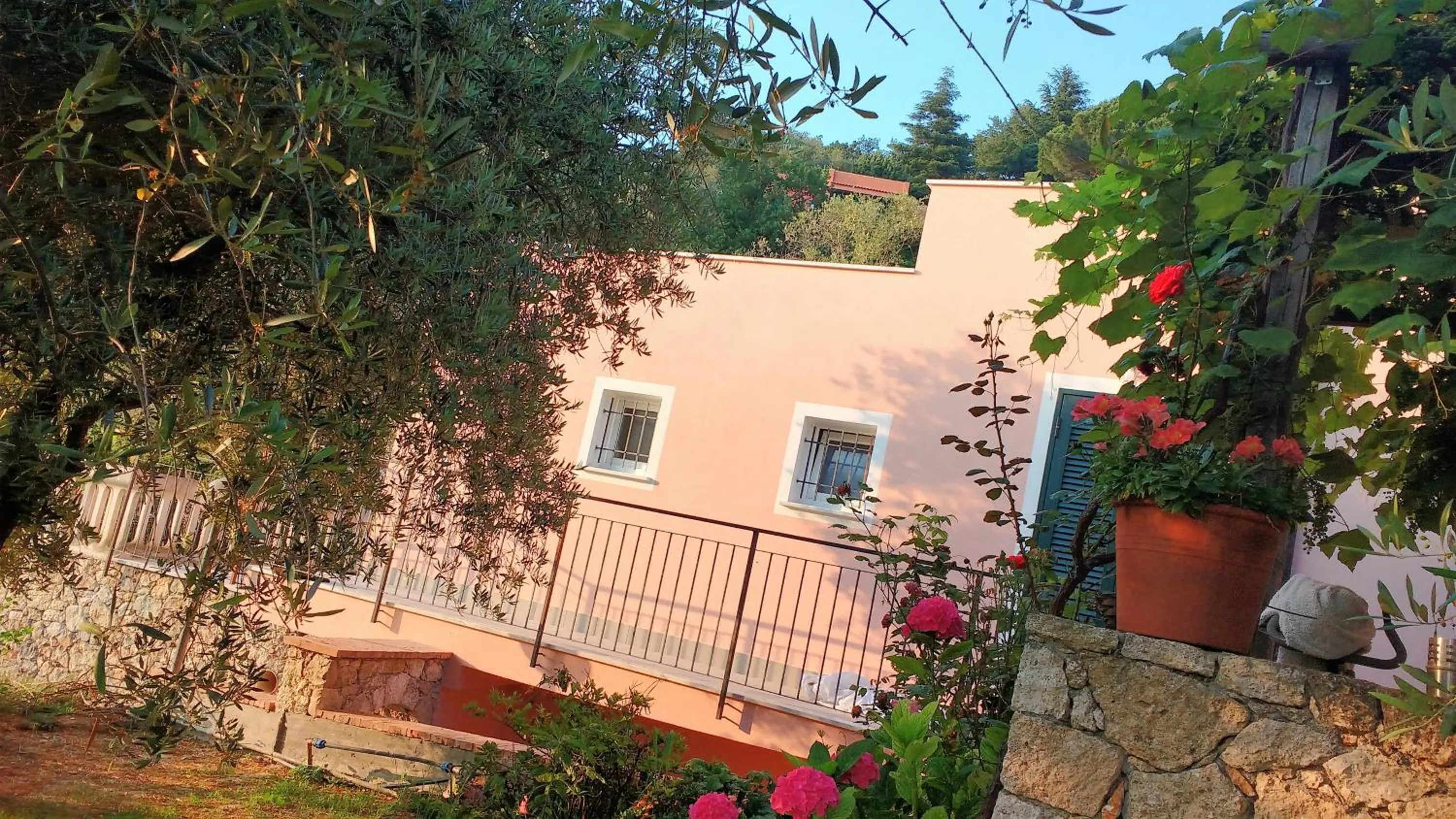 Property building in La vie est belle