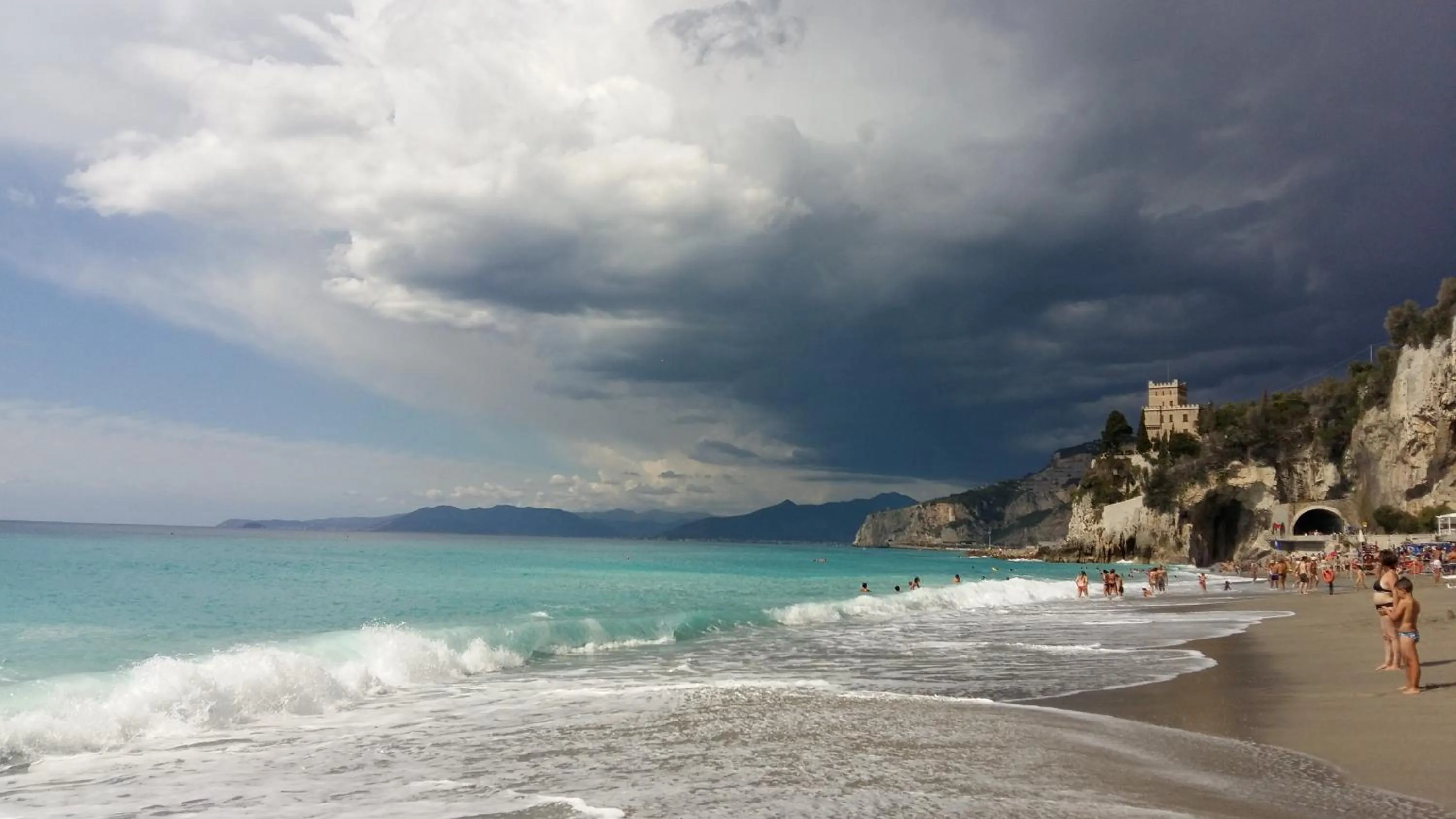 Beach in La vie est belle
