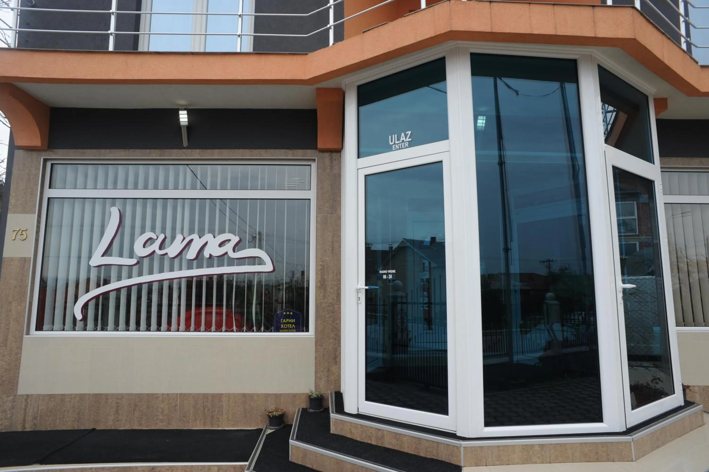 Property building in Garni Hotel Lama