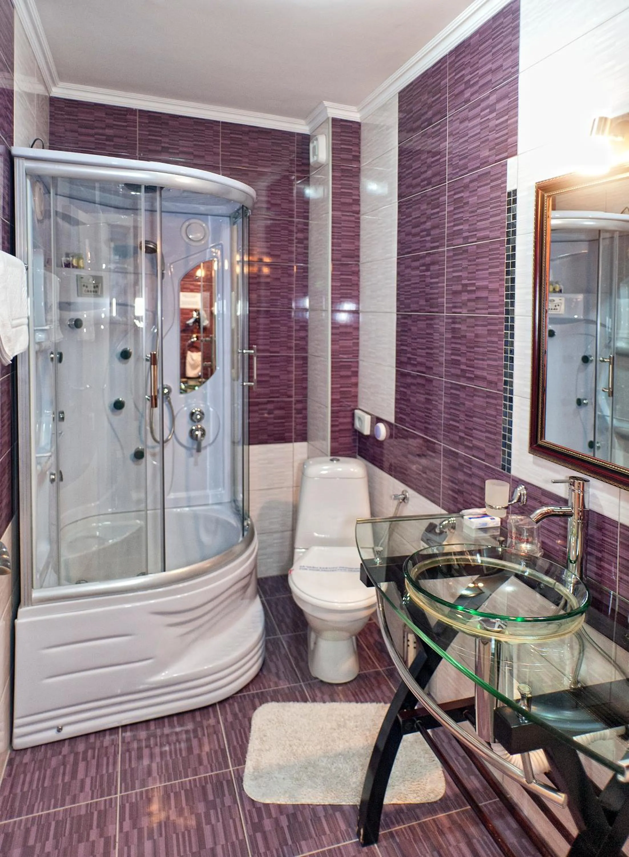 Bathroom in Garni Hotel Lama