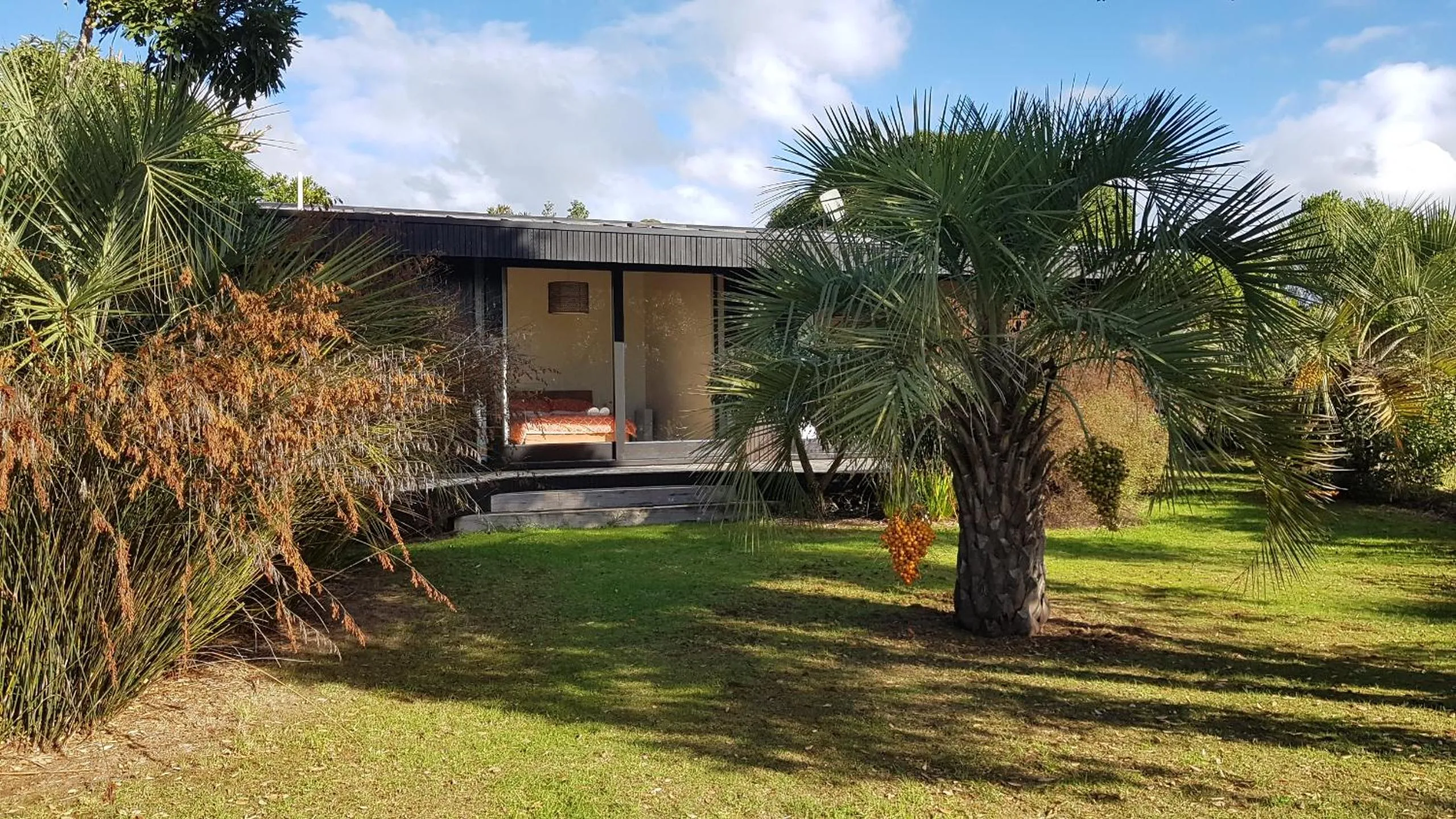 Property building in Hot Water Beach Bure Wera
