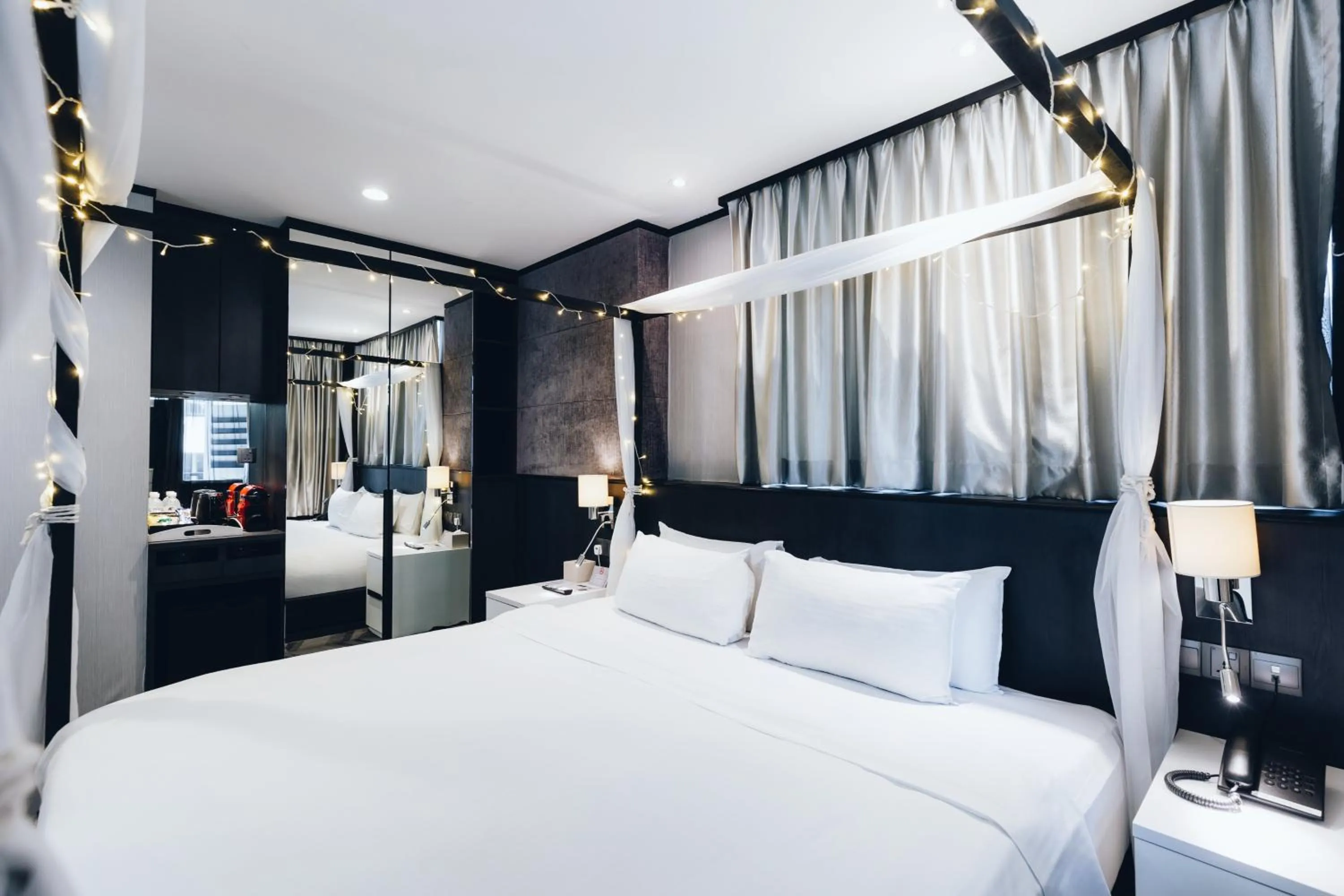 Bedroom, Bed in Hotel NuVe Urbane