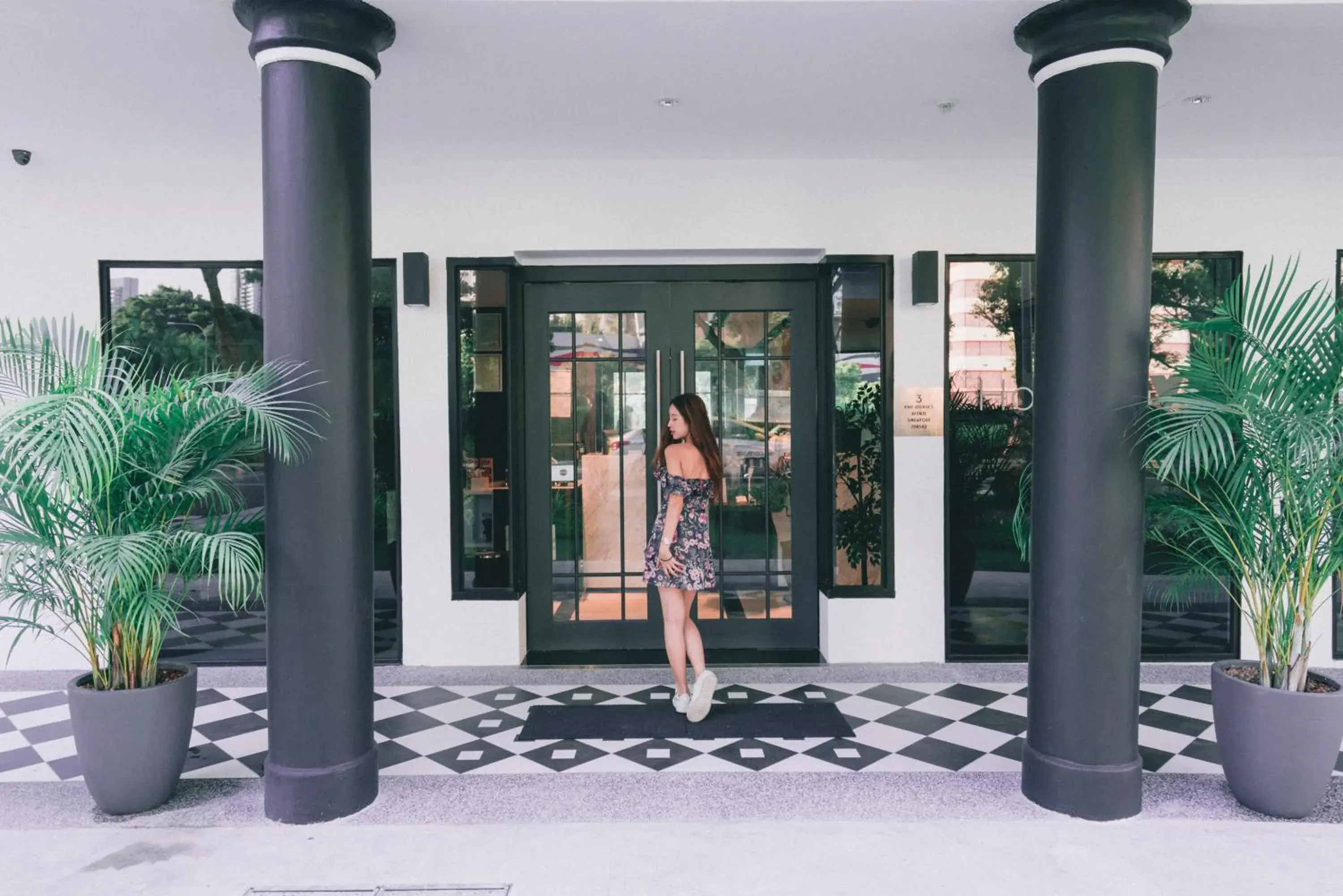 Facade/entrance in Hotel NuVe Urbane Facade/entrance in Hotel NuVe Urbane