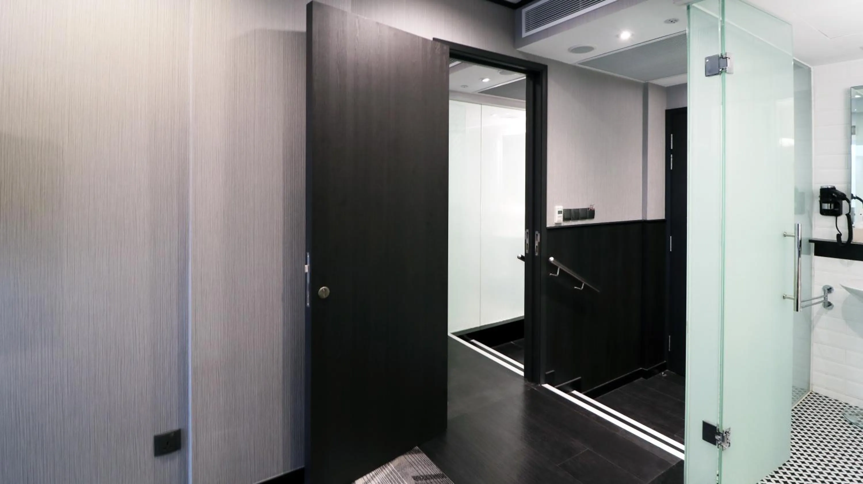 Photo of the whole room in Hotel NuVe Urbane