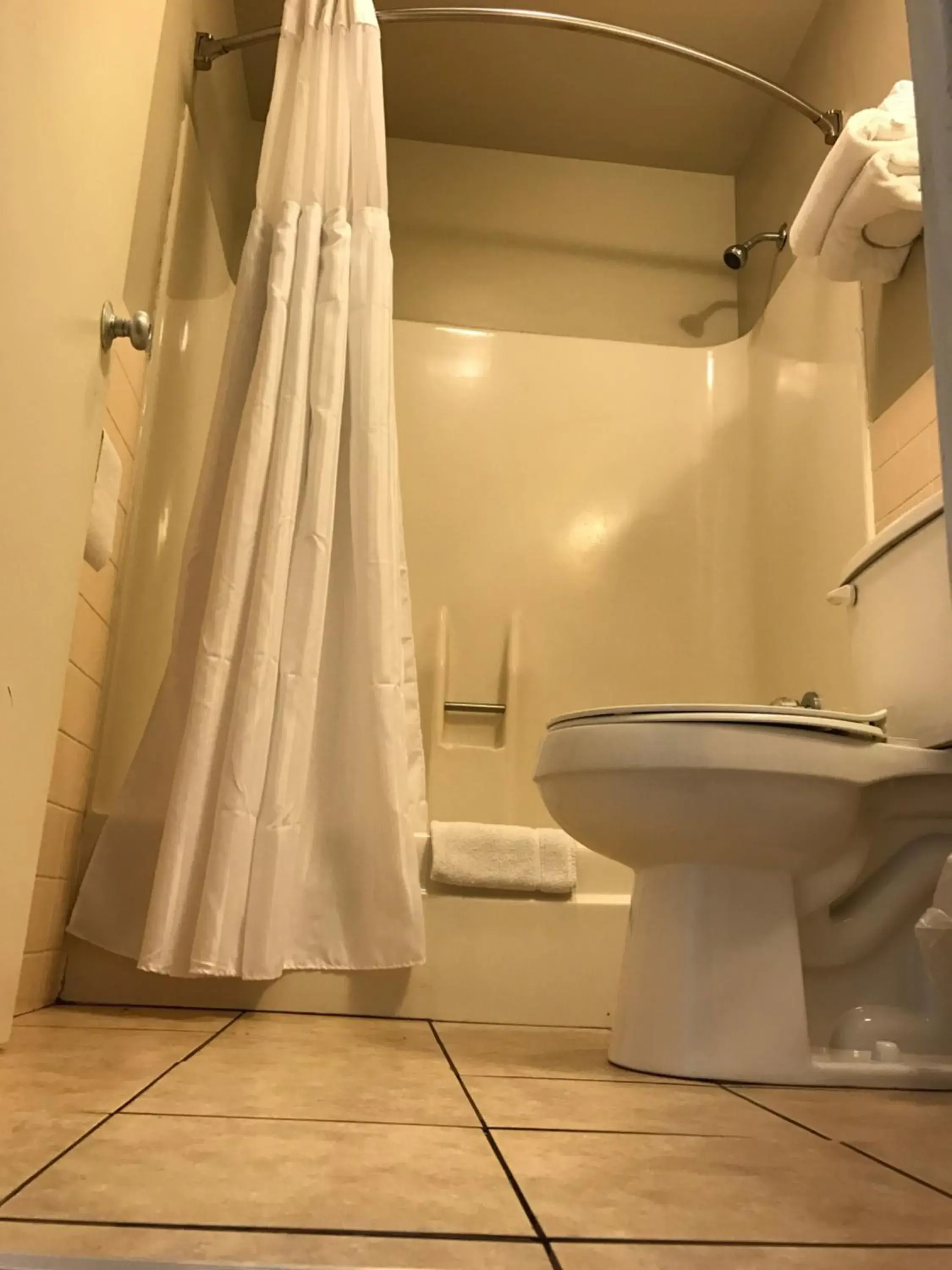 Budget Double Room in Blue Note Motor Inn Budget Double Room in Blue Note Motor Inn