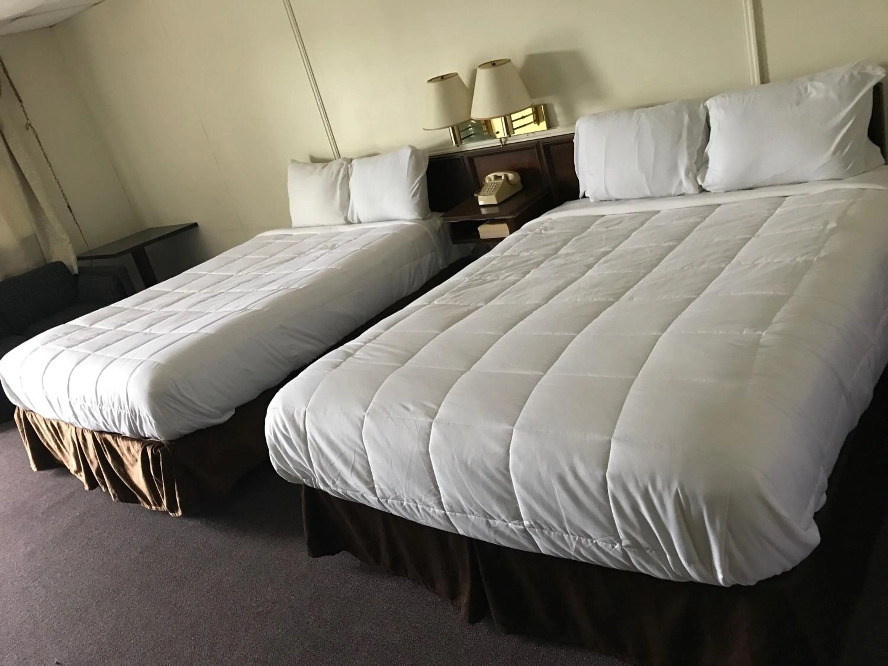 Bed in Blue Note Motor Inn