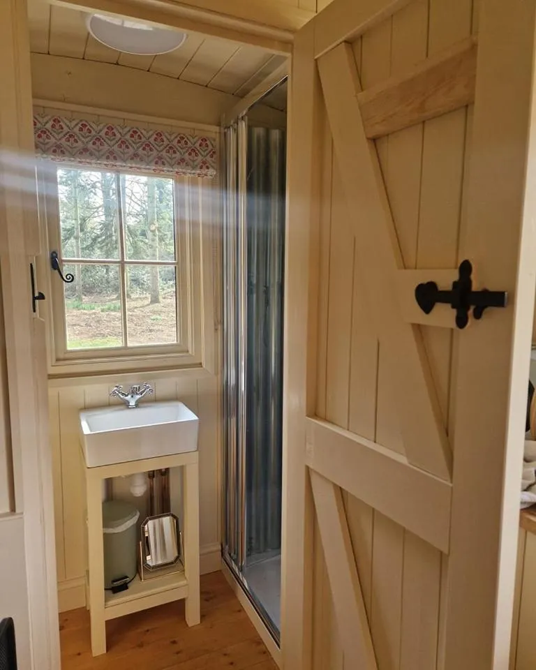 Shower in Trigony Hotel and Garden Spa