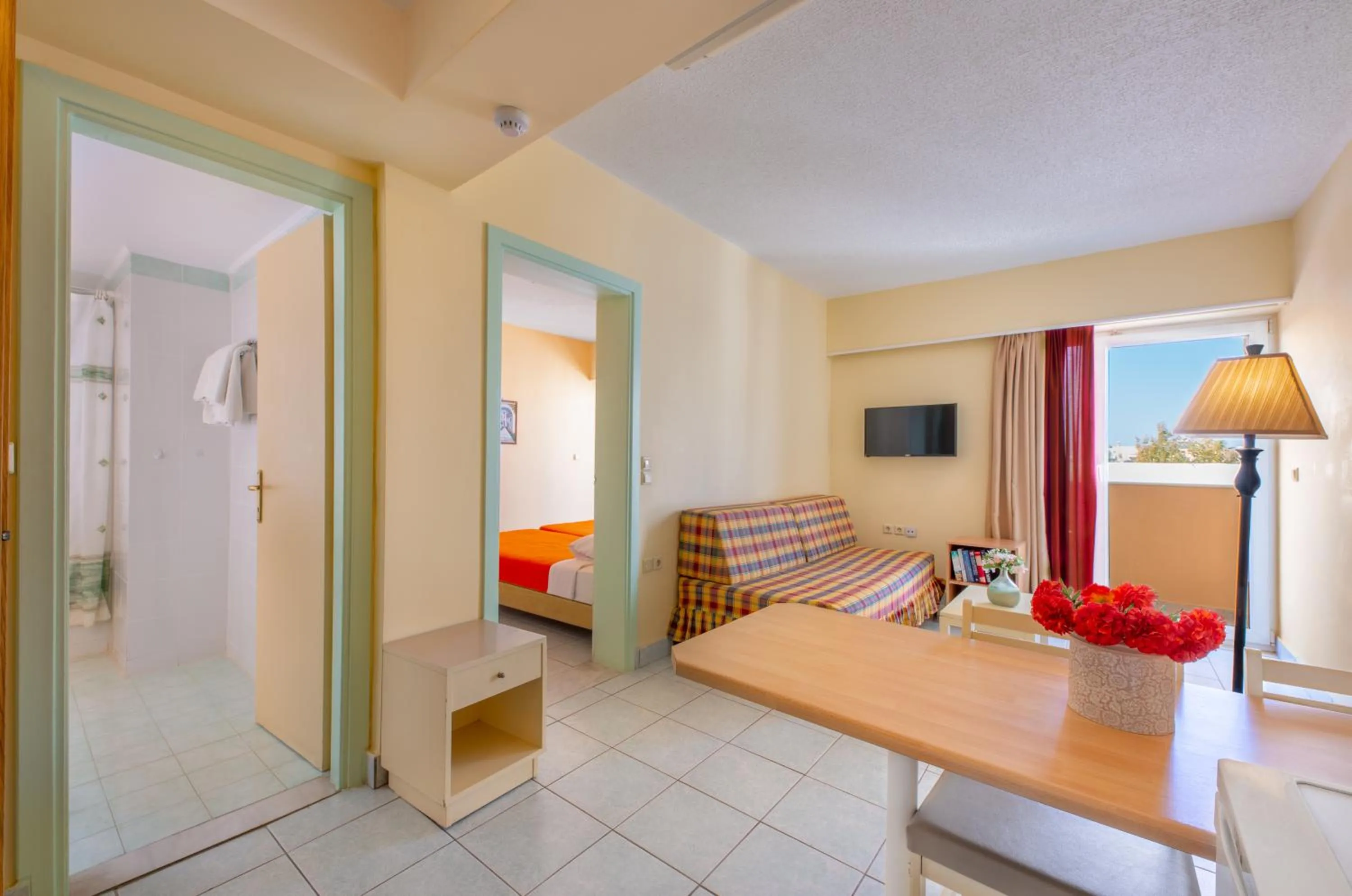 Bathroom, Bed in Pavlos Hotel