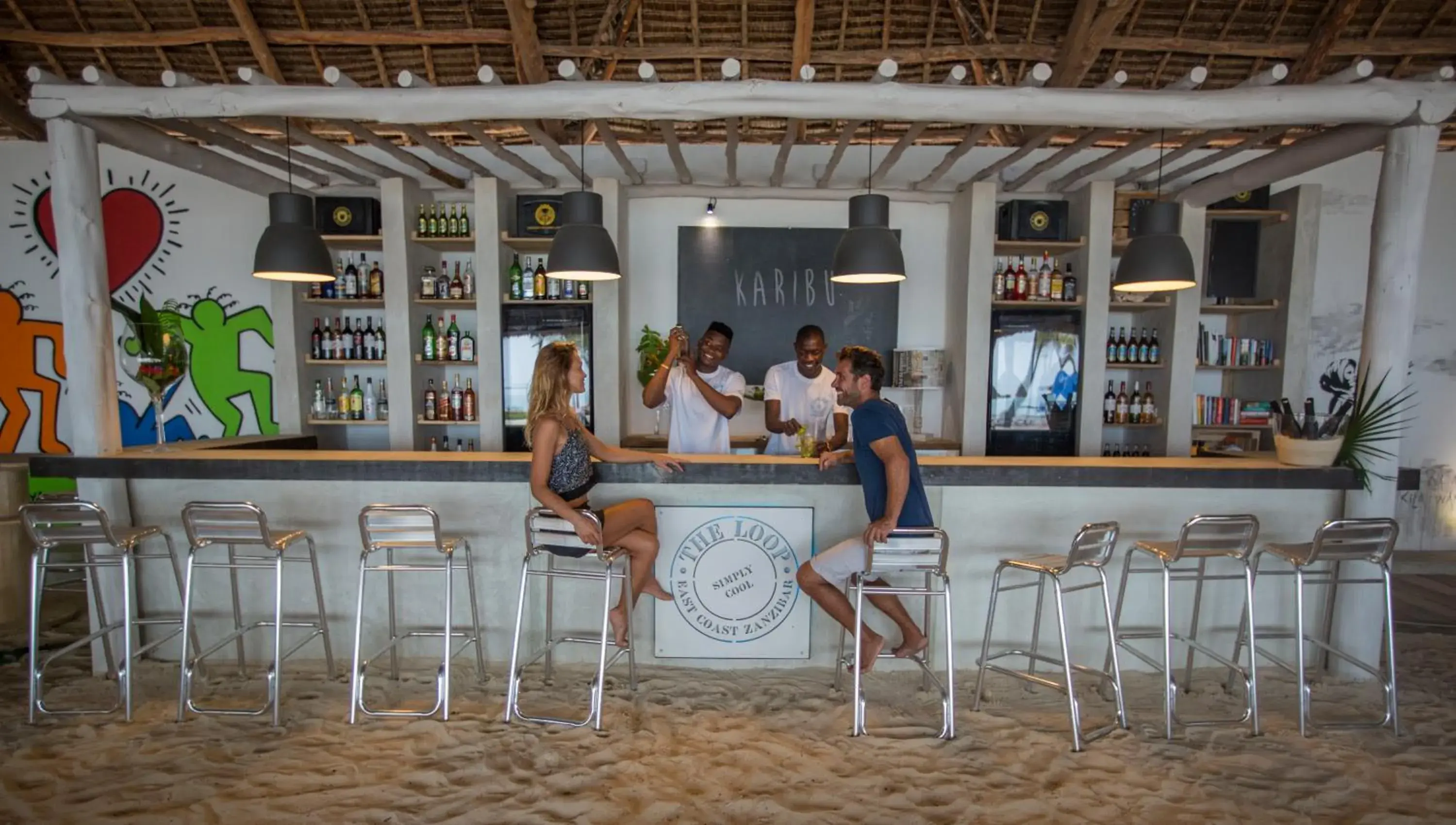 Lounge or bar in The Loop Beach Resort Lounge or bar in The Loop Beach Resort