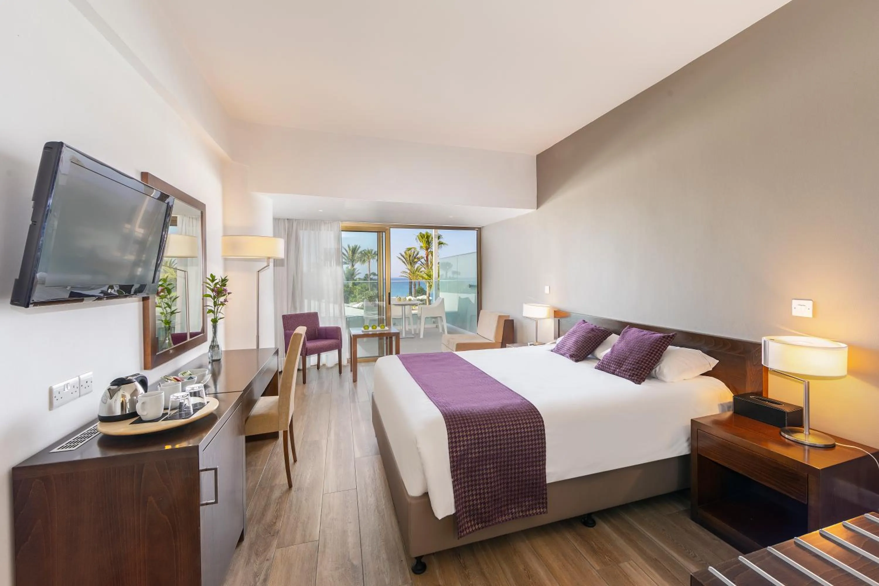 Photo of the whole room, Bed in Crystal Springs Beach Hotel