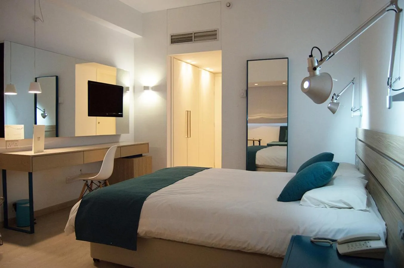 Bed in Crystal Springs Beach Hotel