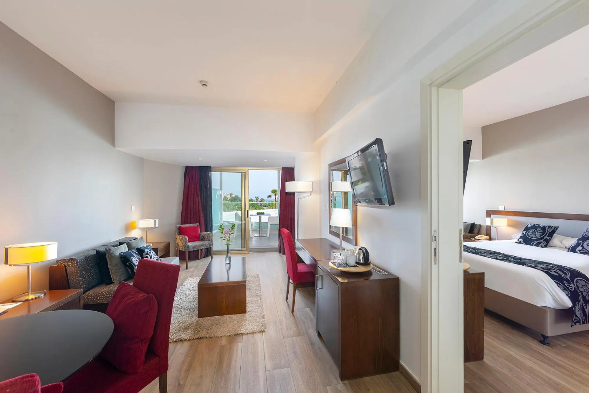 Bedroom, Bed in Crystal Springs Beach Hotel