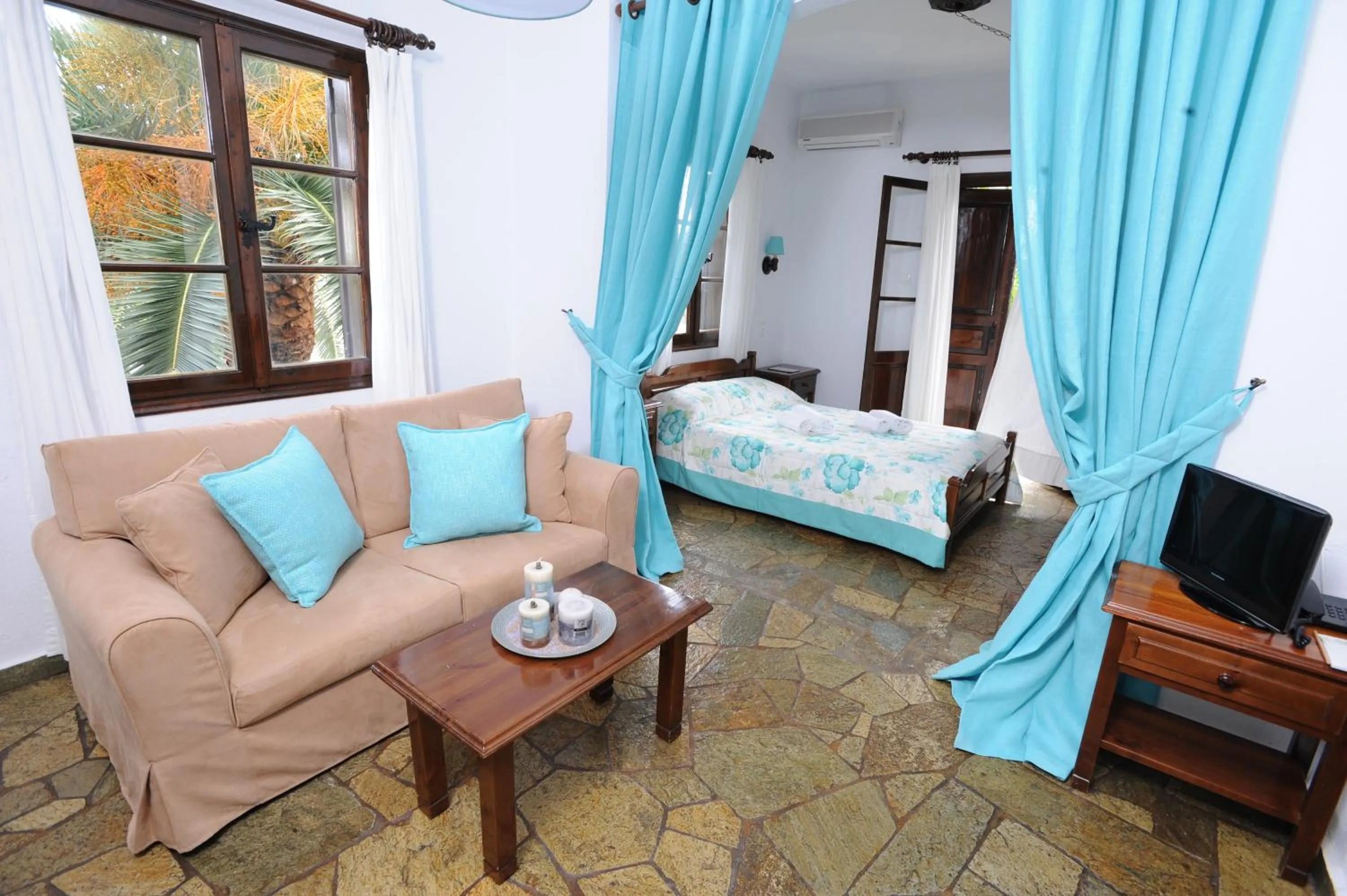 Elli Hotel