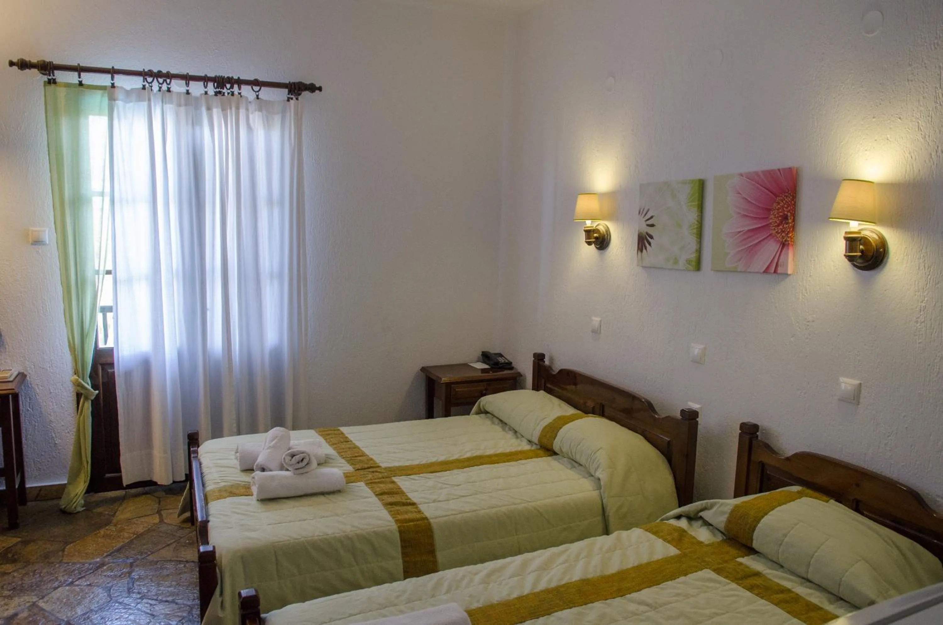 Elli Hotel