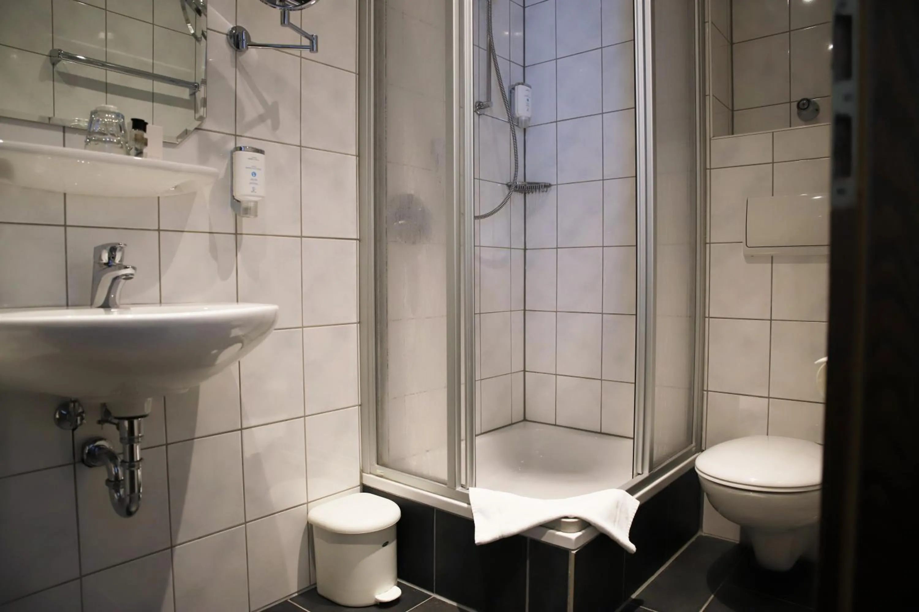 Bathroom in Hotel zur Isar