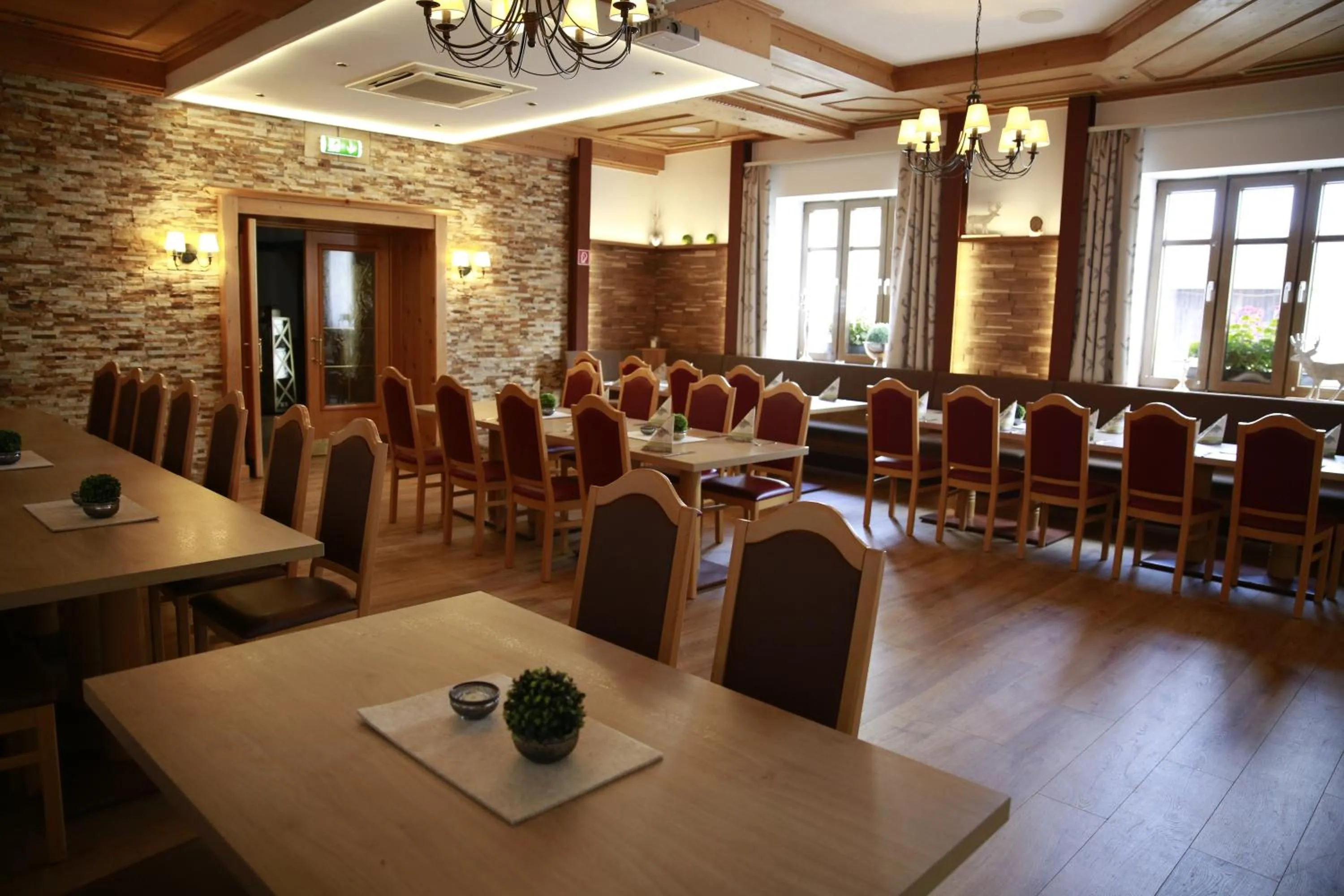 Restaurant/places to eat in Hotel zur Isar