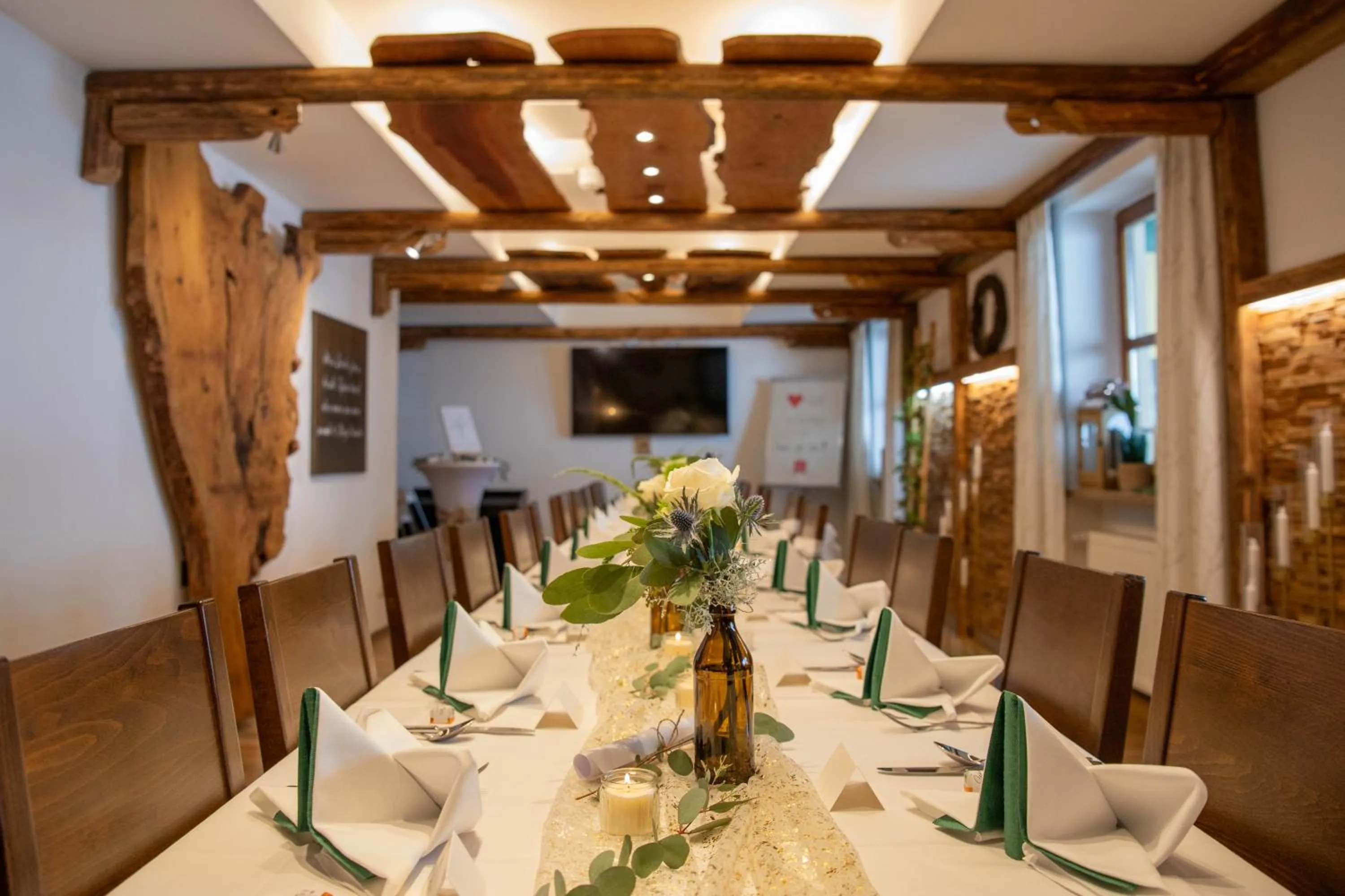 Restaurant/places to eat in Hotel zur Isar