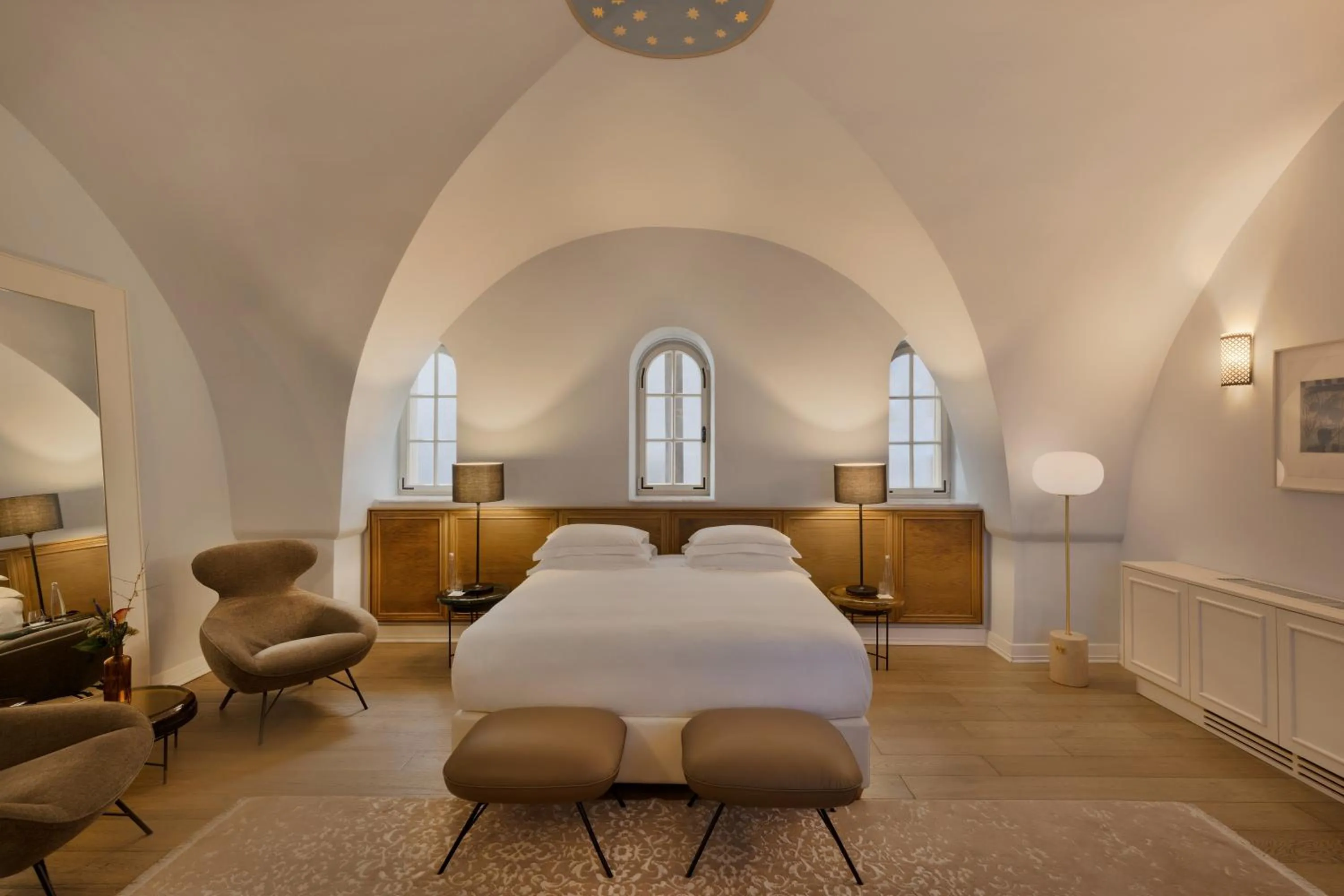 Bed in The Drisco Hotel Tel Aviv - Relais & Châteaux