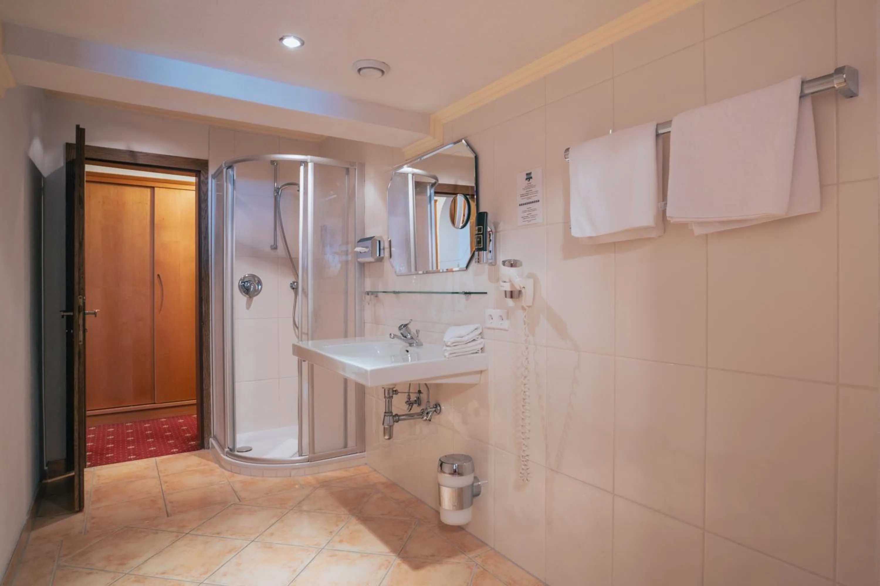 Shower in Familotel Kindl