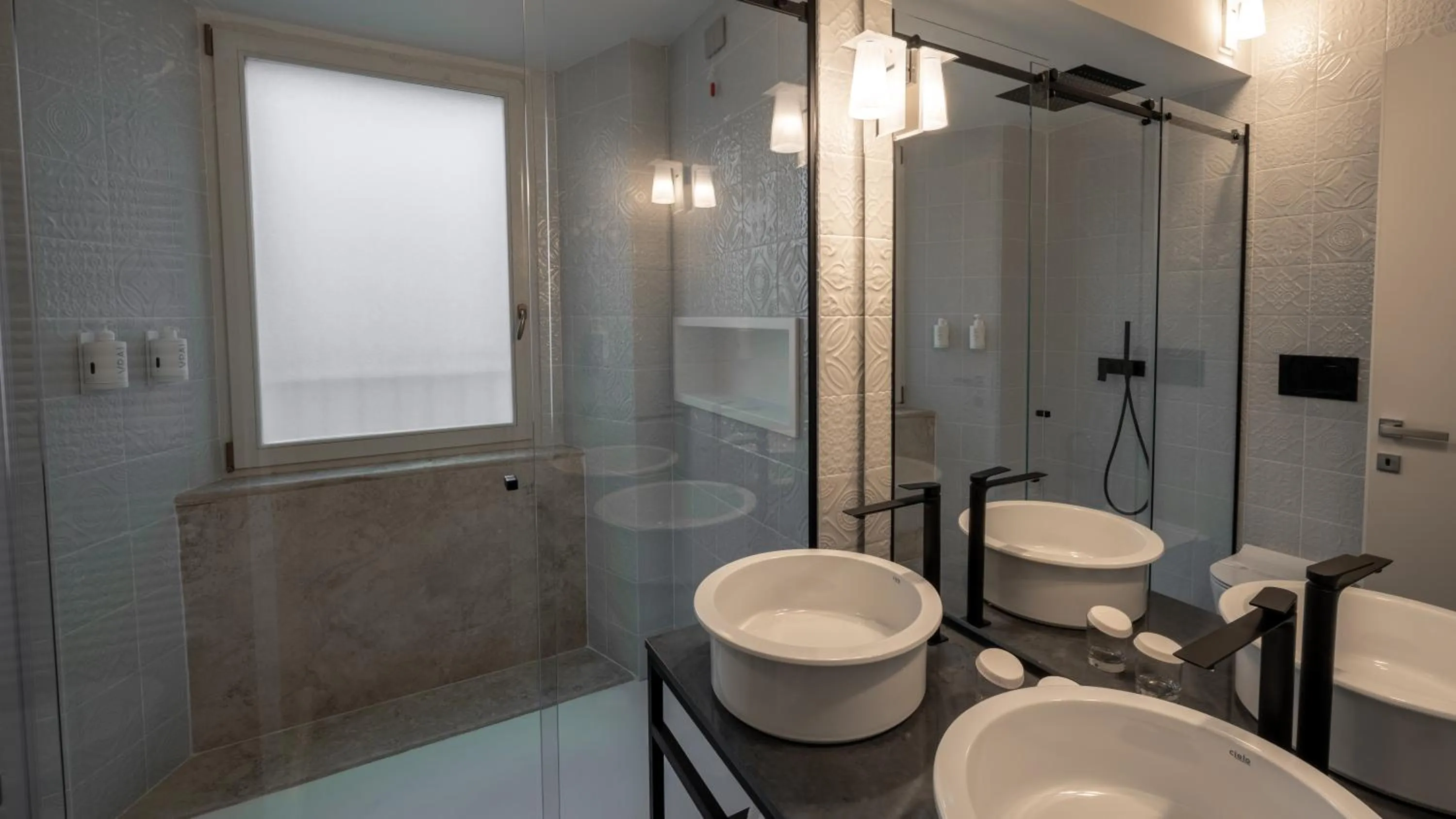 Bathroom in Palazzo Franceschini