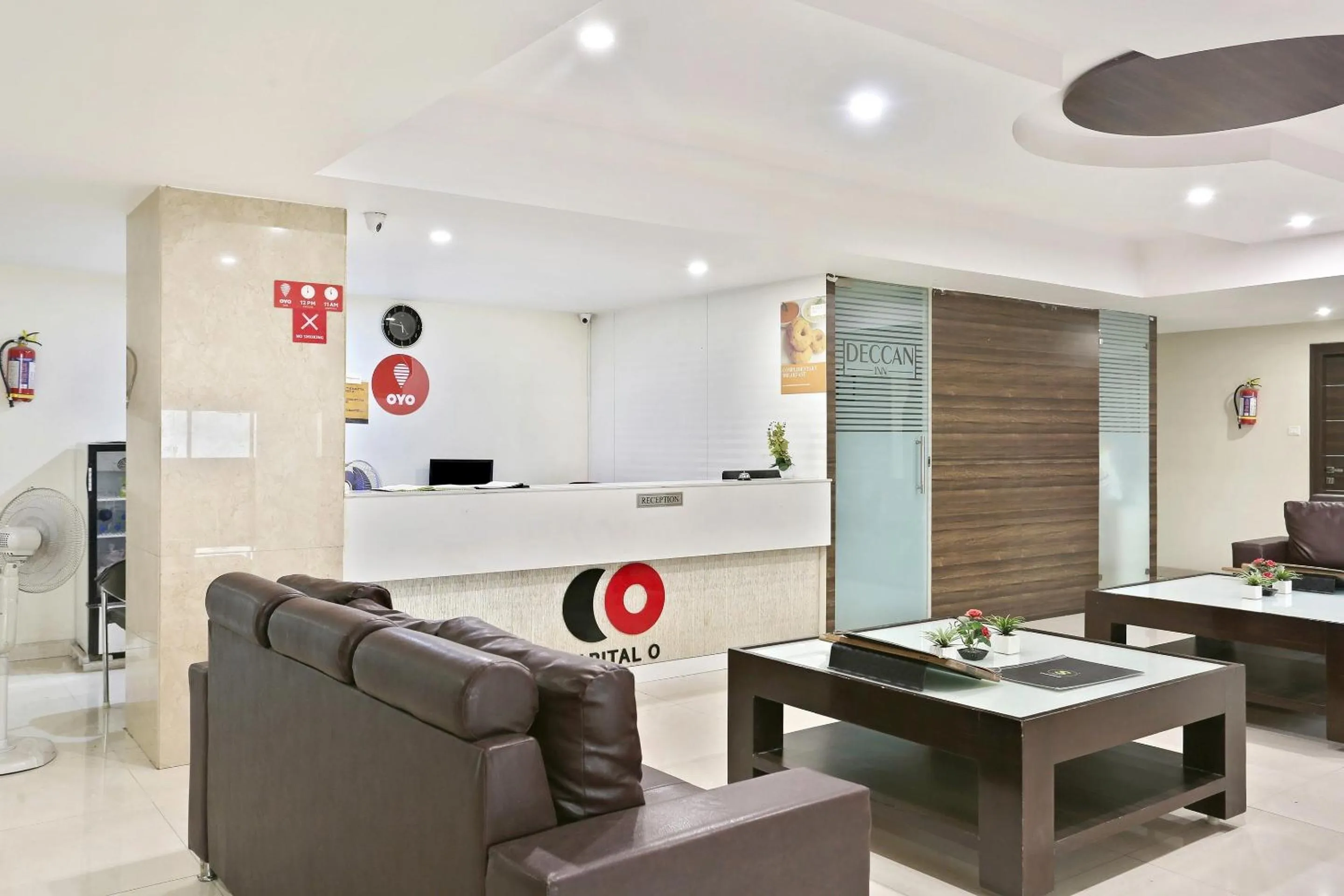 Lobby or reception in Super Townhouse Halcyon Deccan Inn Near Shilparamam