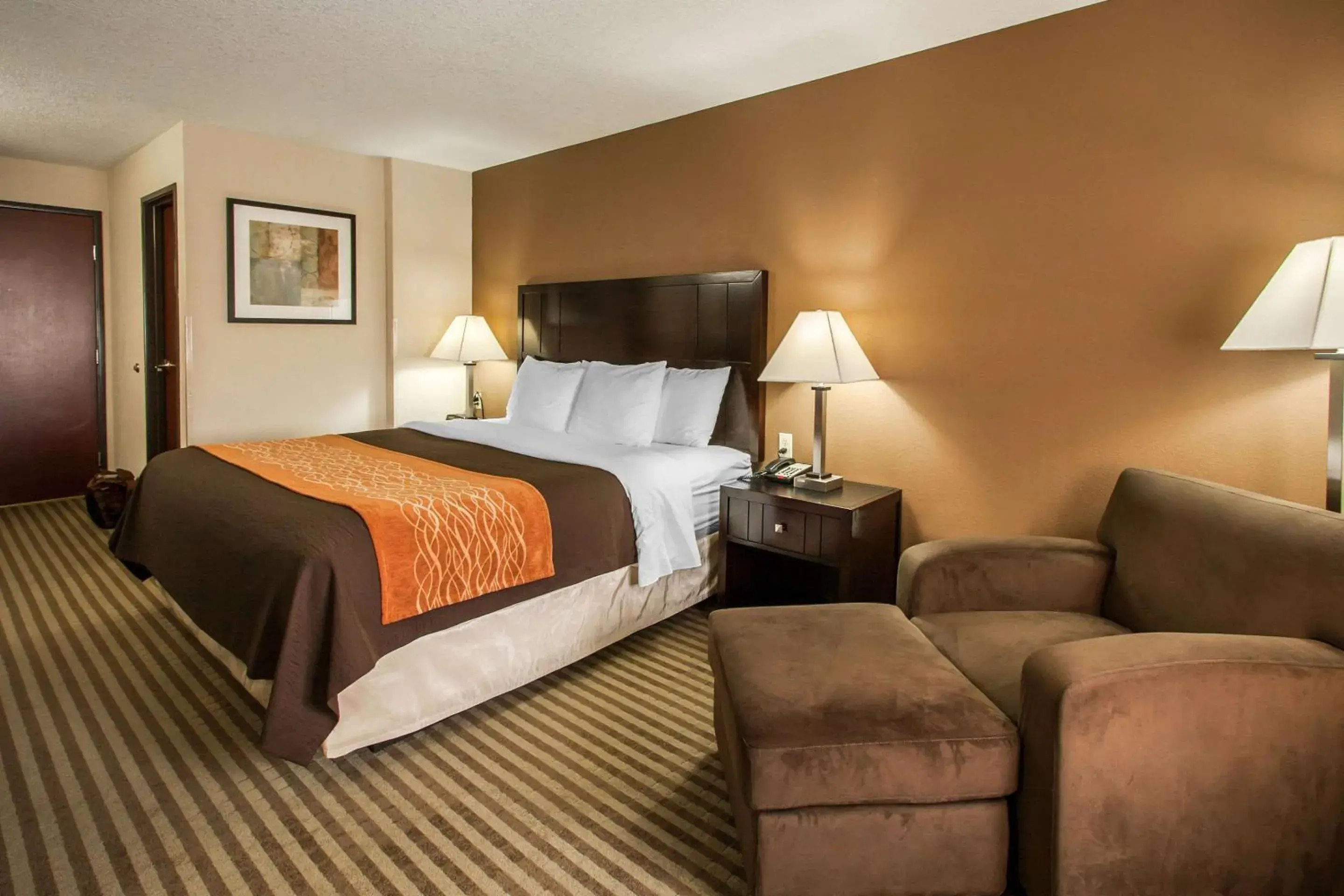 Photo of the whole room, Bed in Comfort Inn Portland near I-84 and I-205