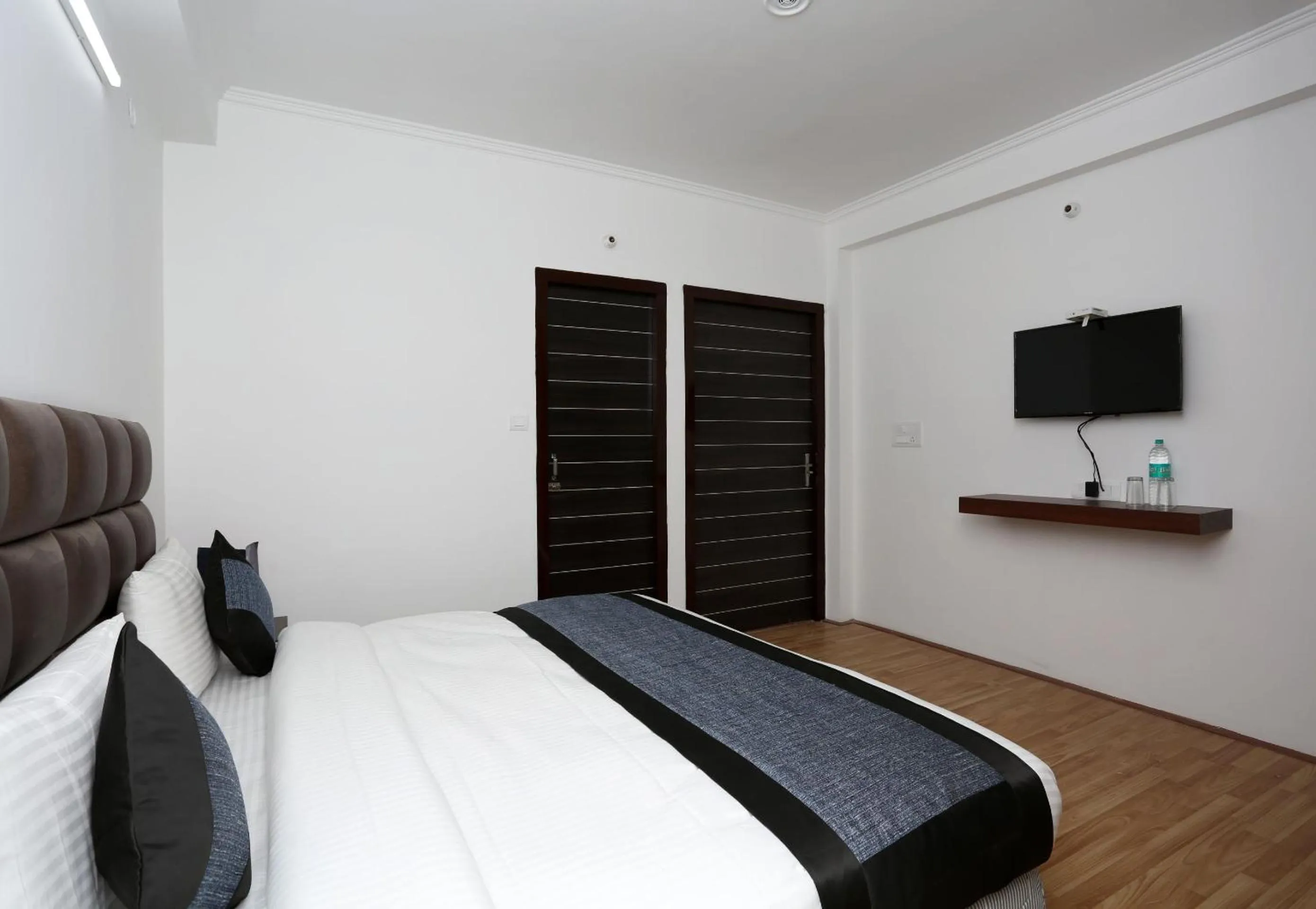 Bedroom, Bed in Super OYO Summer King