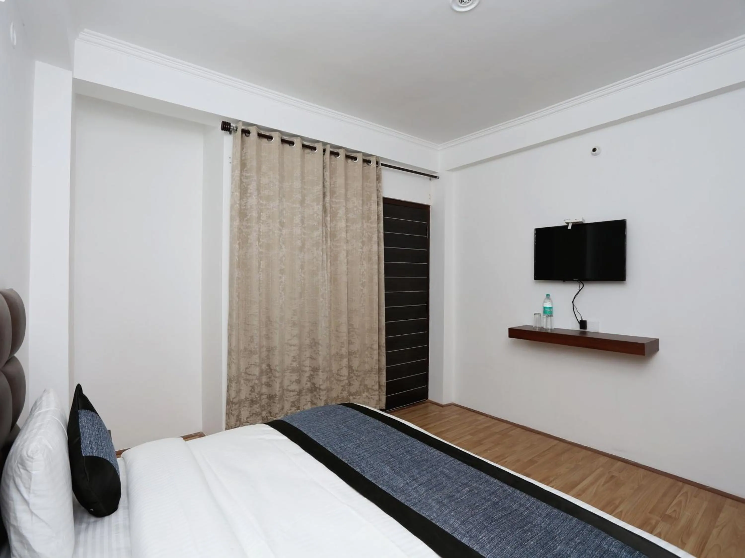 Bedroom, Bed in Hotel O Summer King