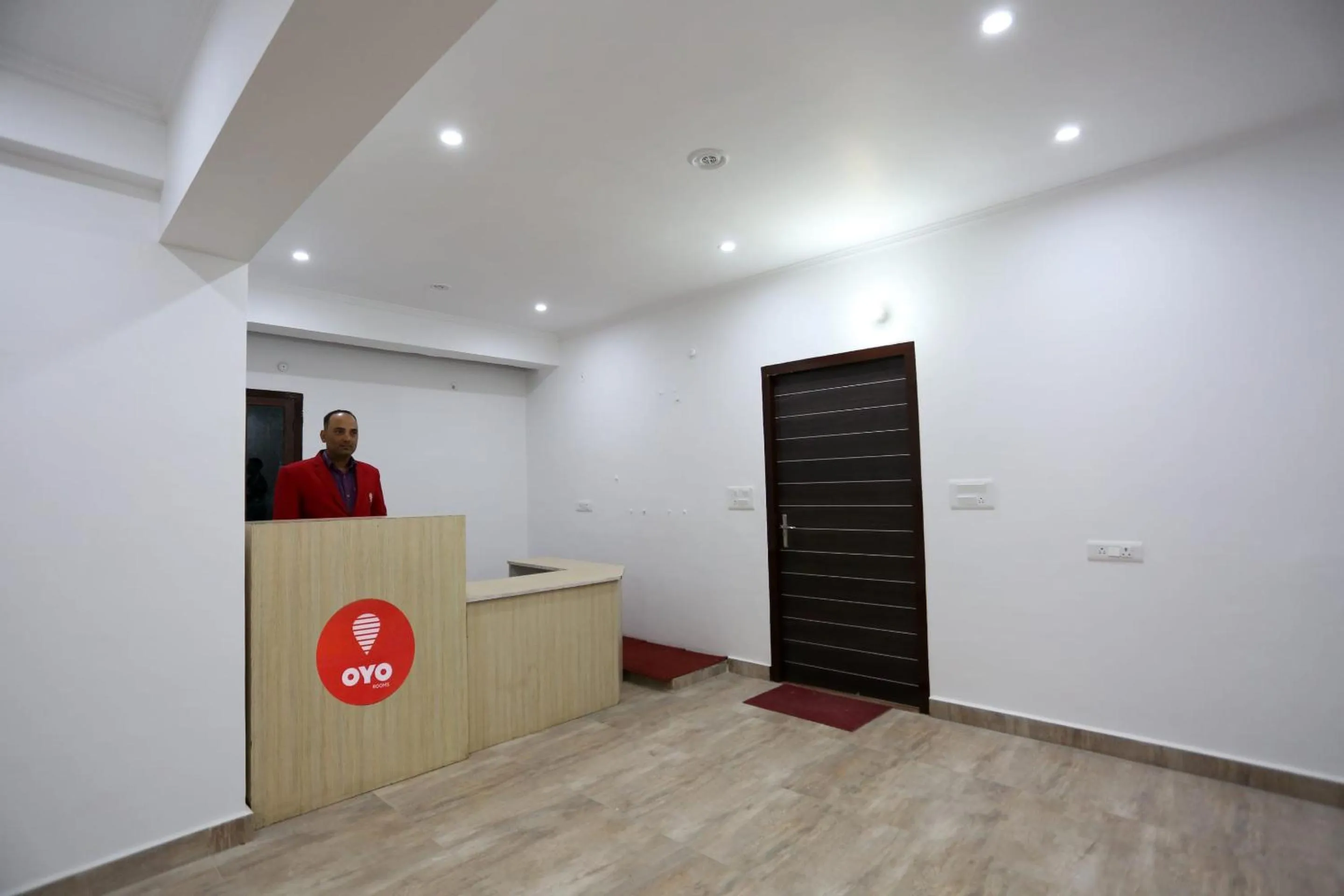 Lobby or reception in Super OYO Summer King