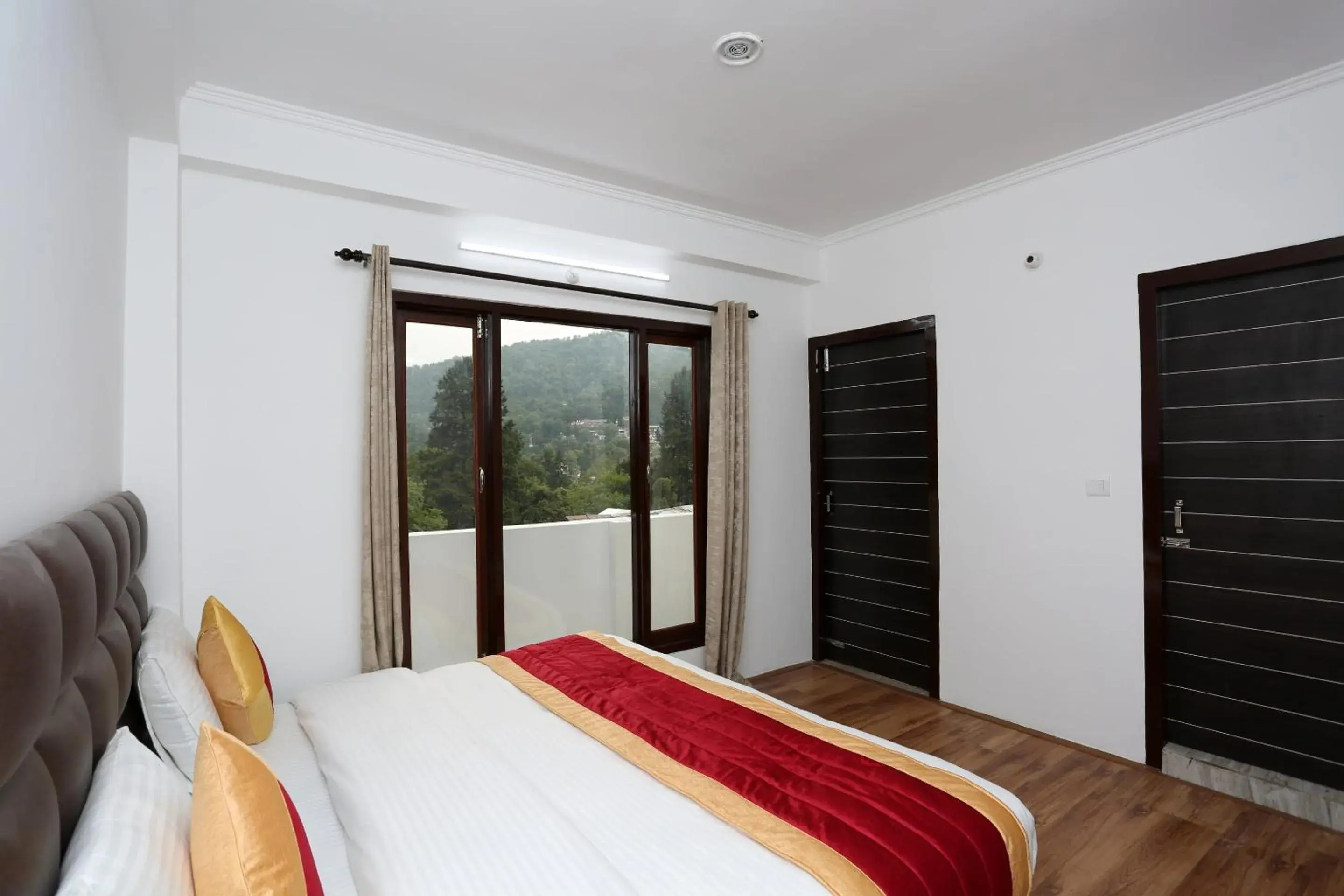 Bedroom, Bed in Super OYO Summer King Bedroom, Bed in Super OYO Summer King