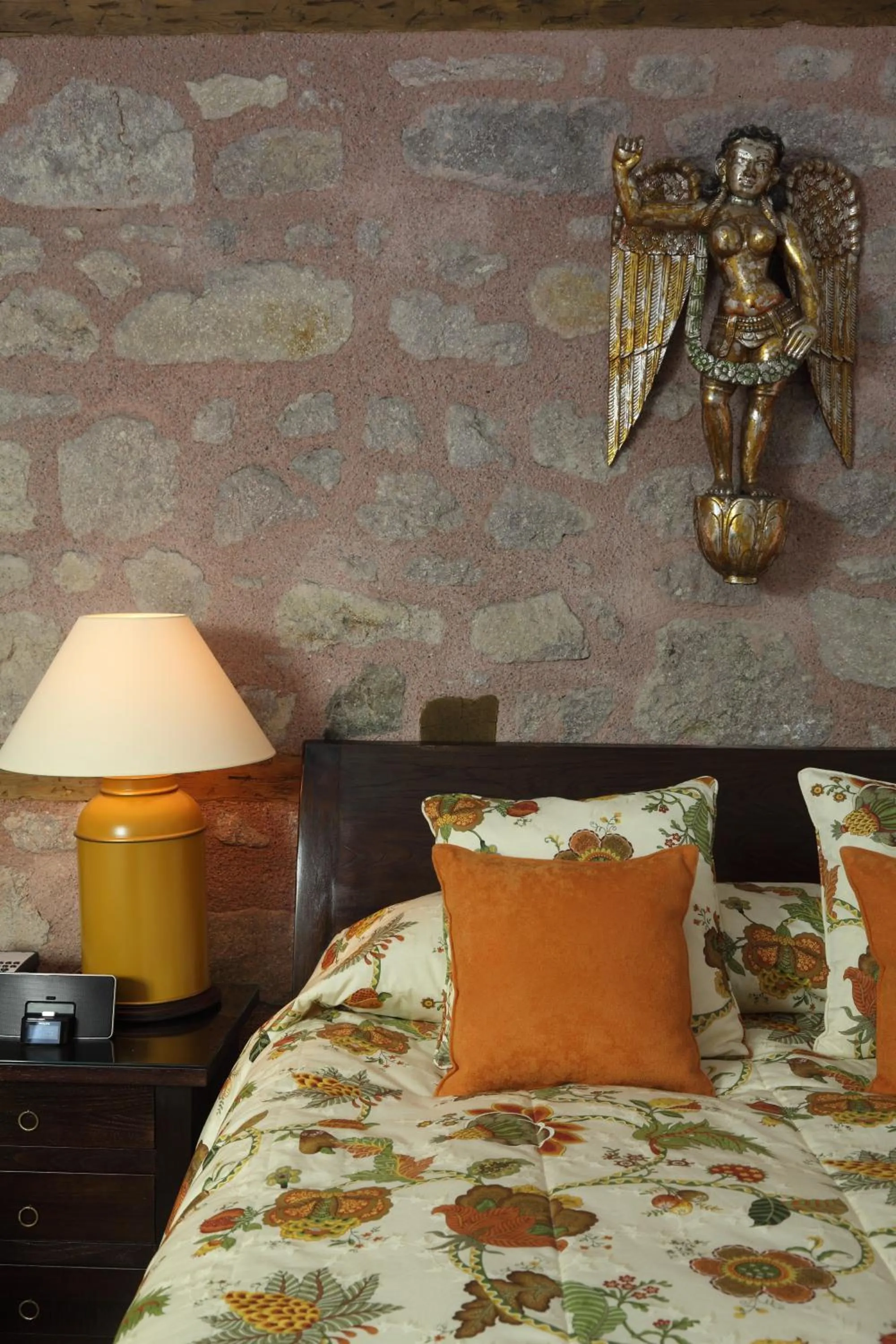 Bedroom, Bed in Divan Cukurhan