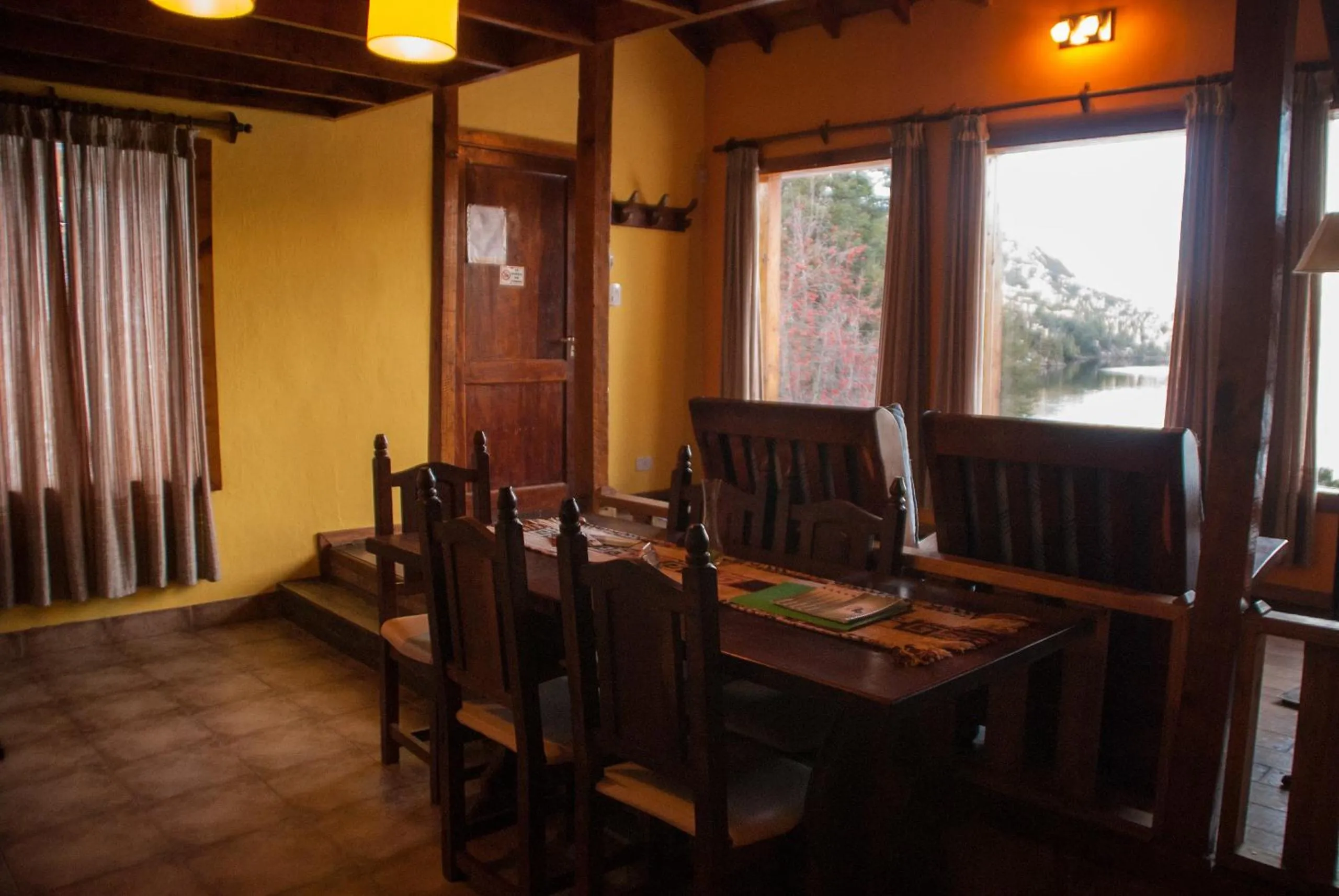 Dining area in Cabañas Villa Pañil