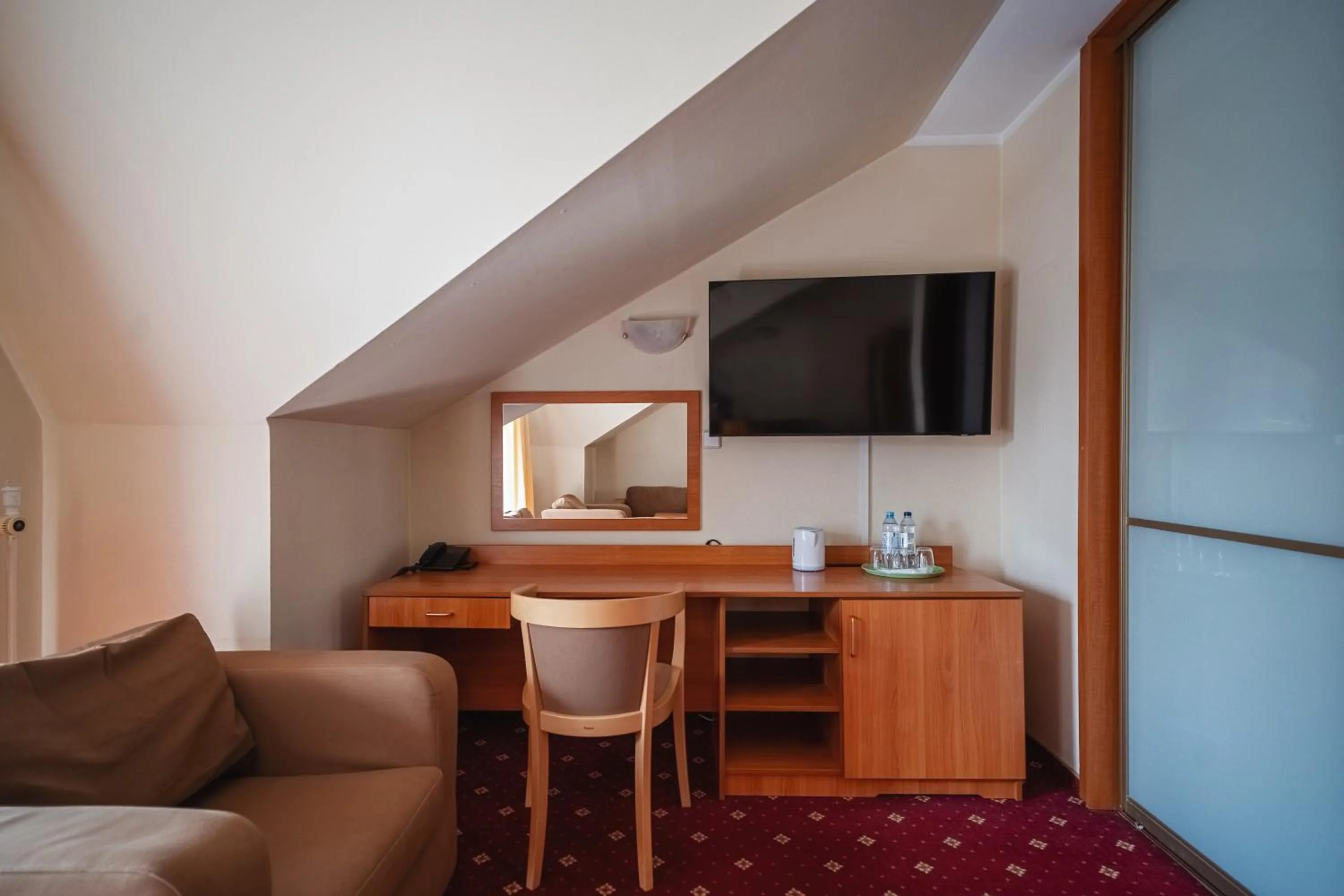 TV and multimedia in Kompleks Antałówka Termy & Med